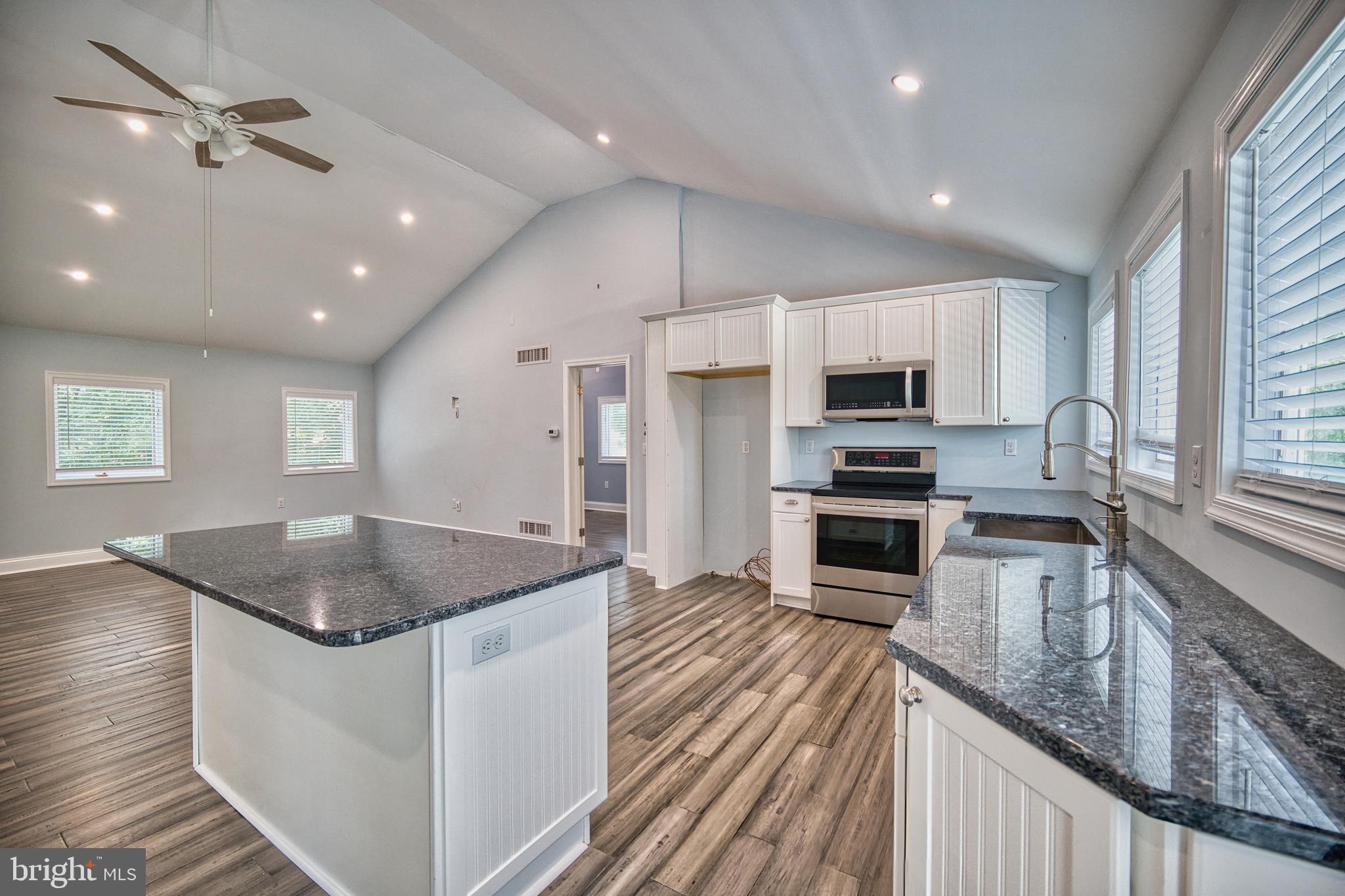 GOOSE POINT ESTATES - Residential