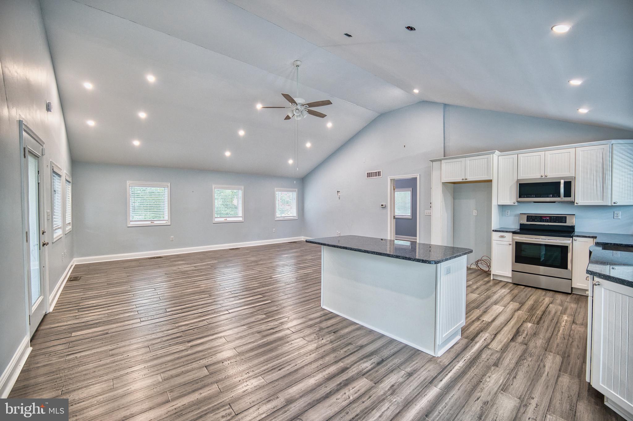 GOOSE POINT ESTATES - Residential