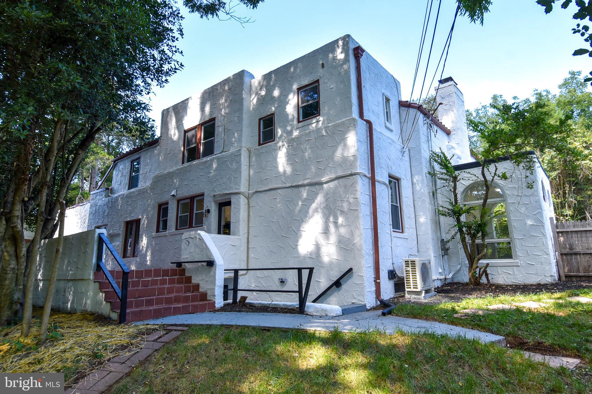 SEVEN OAKS - Residential