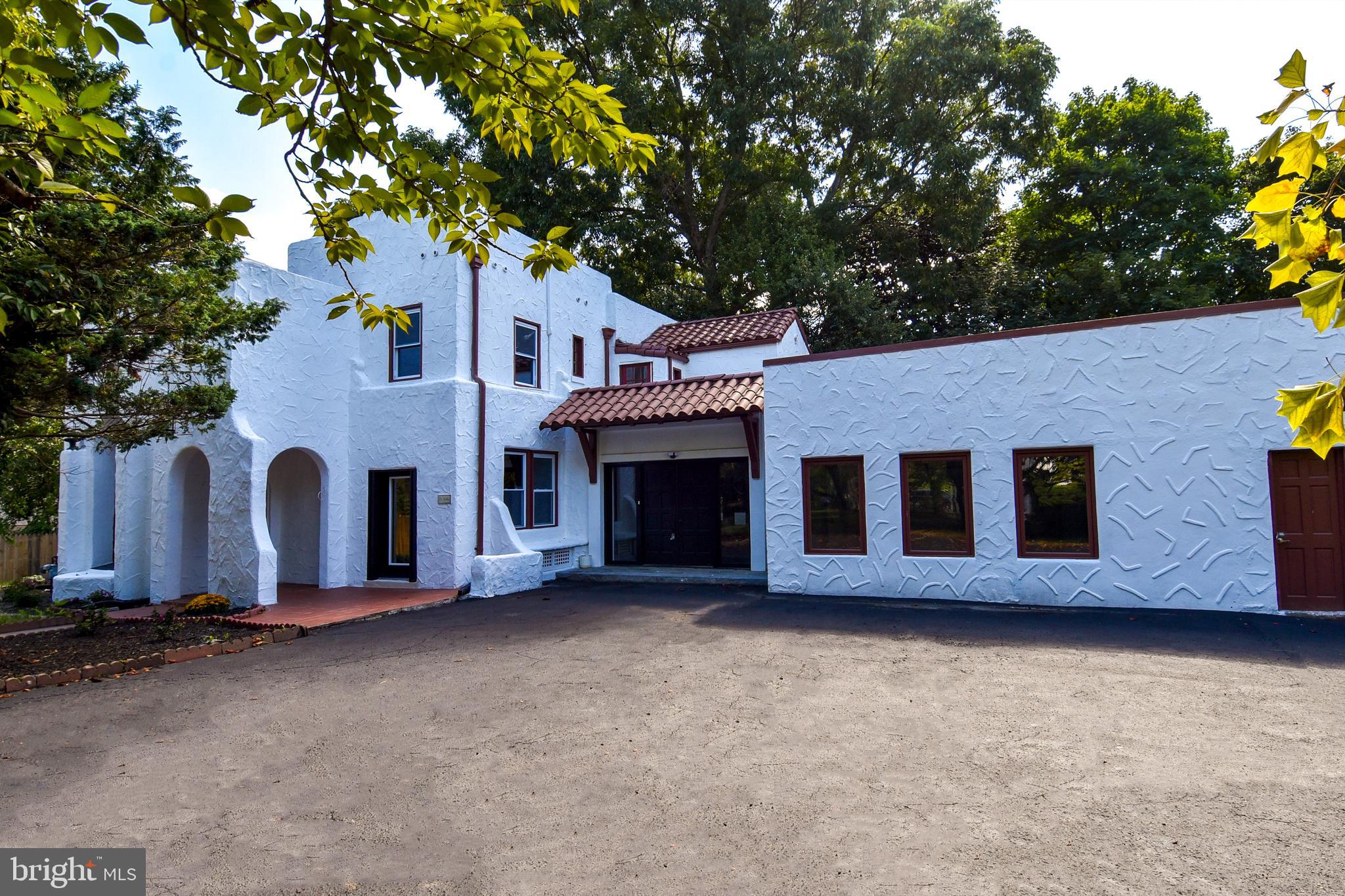 SEVEN OAKS - Residential