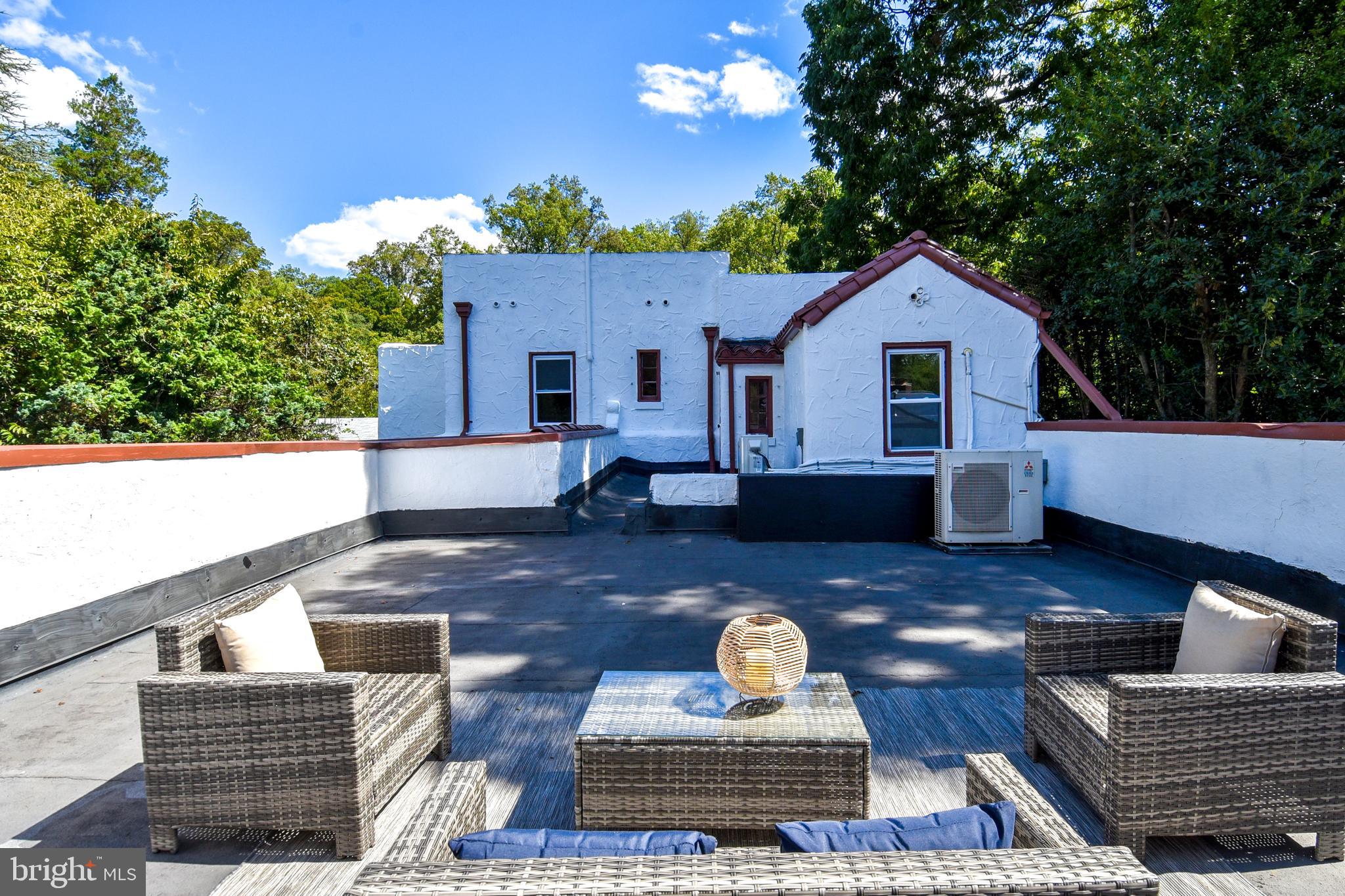 SEVEN OAKS - Residential