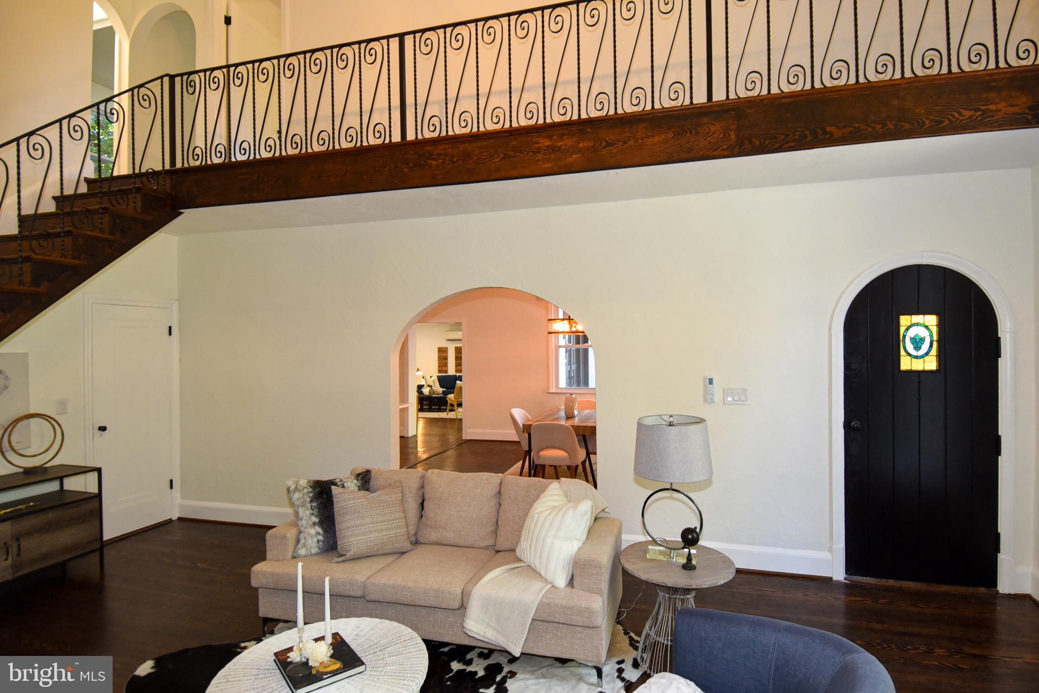 SEVEN OAKS - Residential