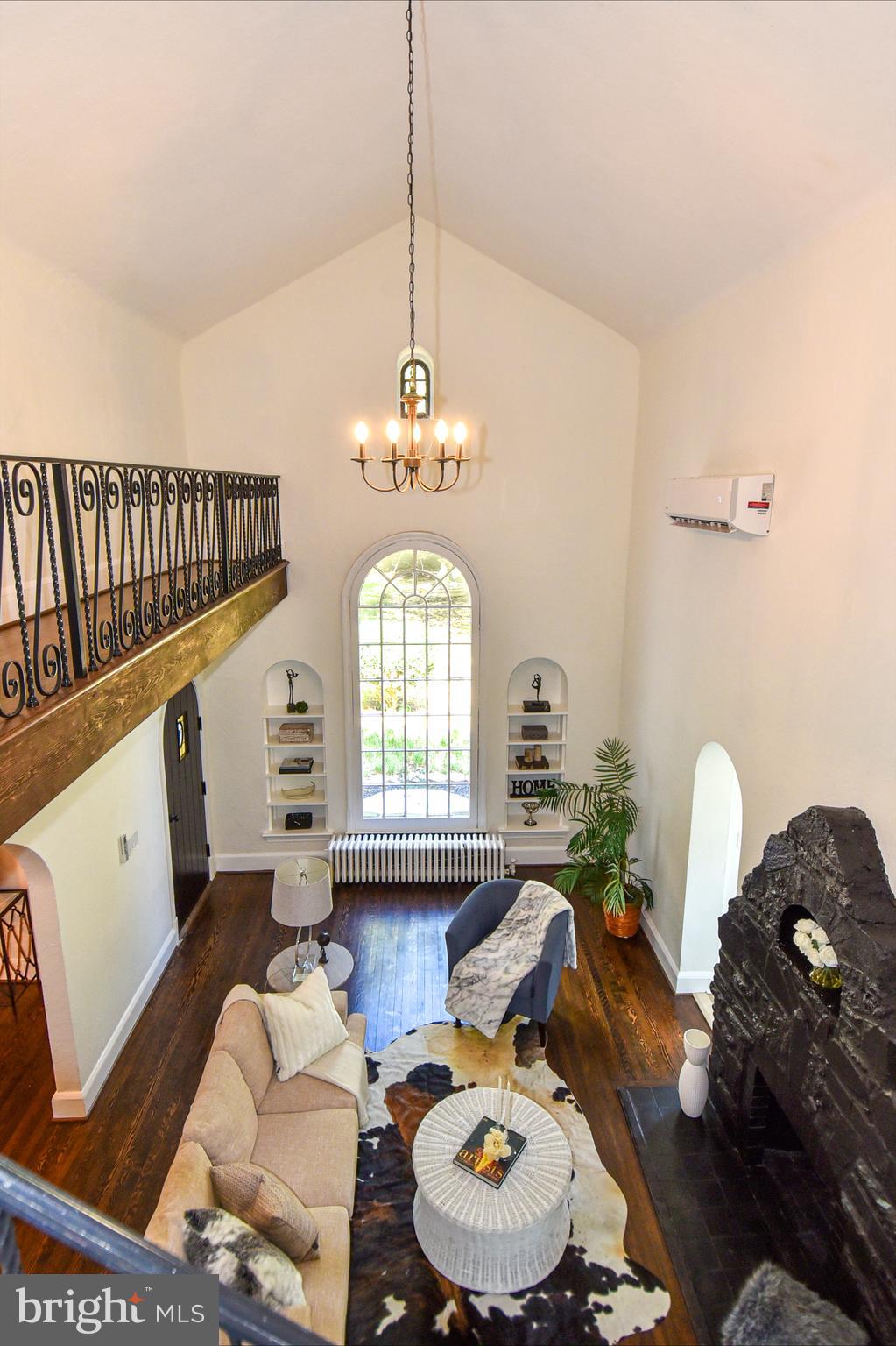 SEVEN OAKS - Residential