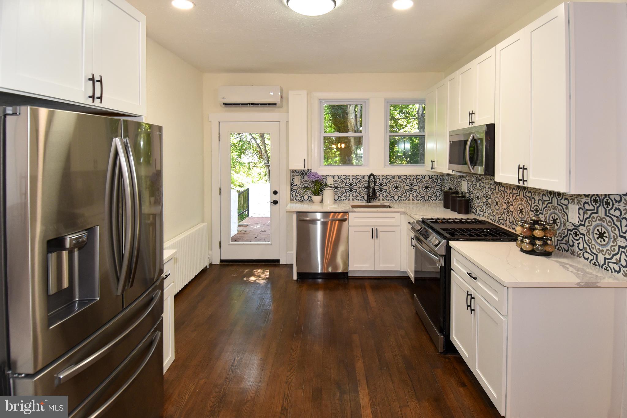 SEVEN OAKS - Residential