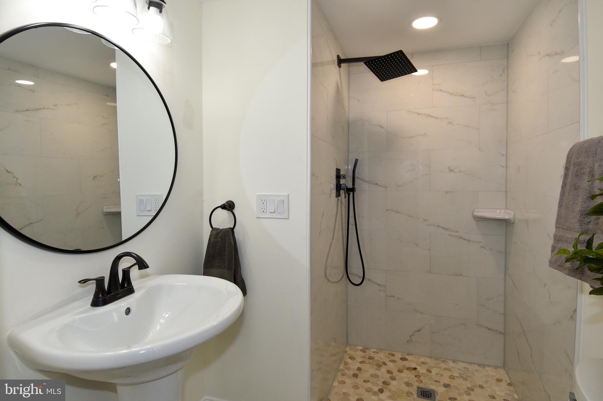 SEVEN OAKS - Residential