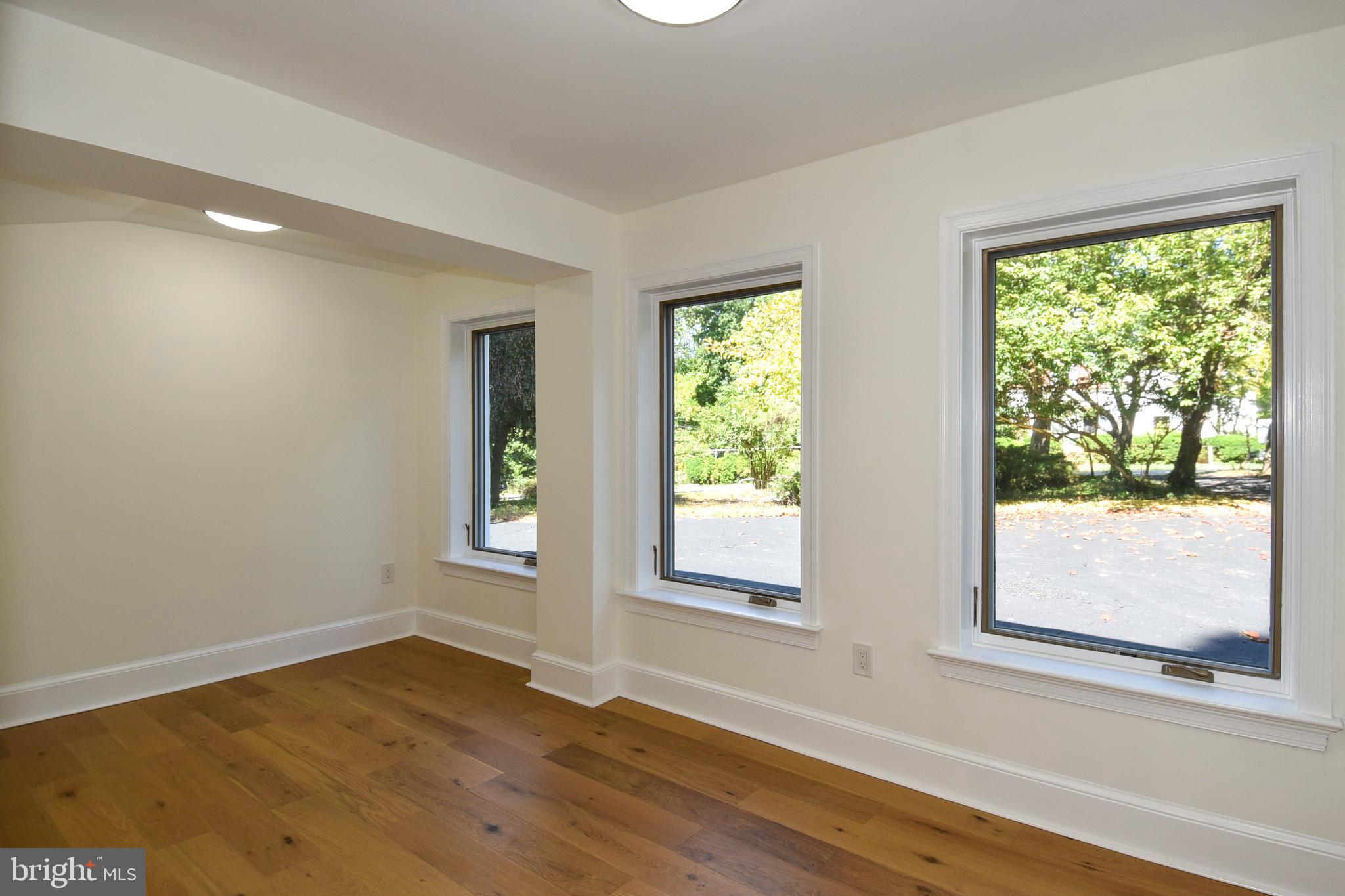 SEVEN OAKS - Residential