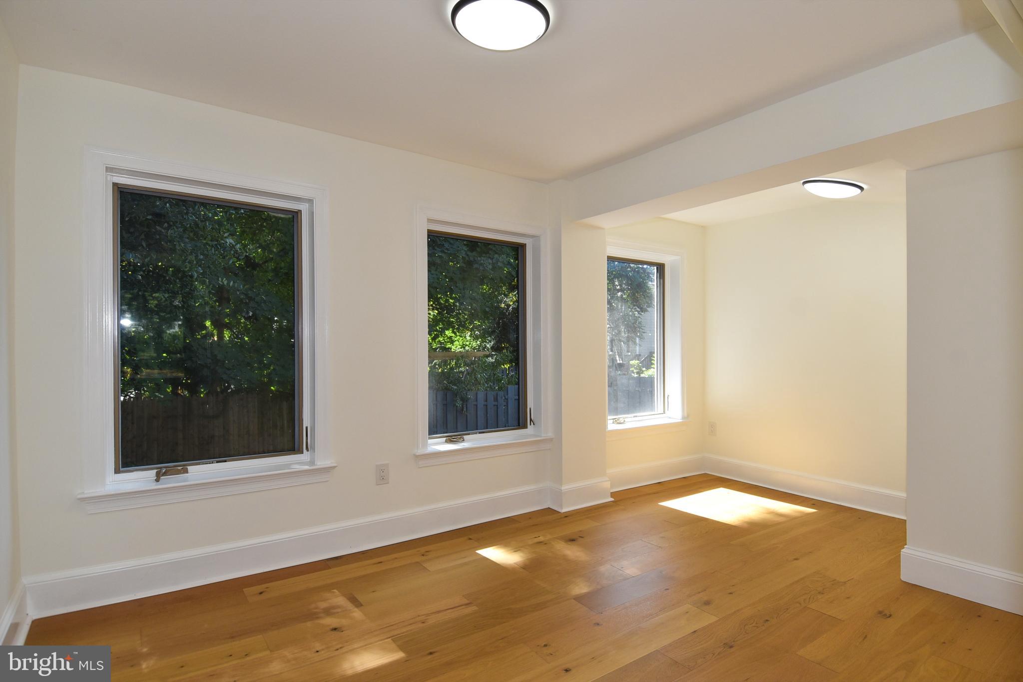 SEVEN OAKS - Residential