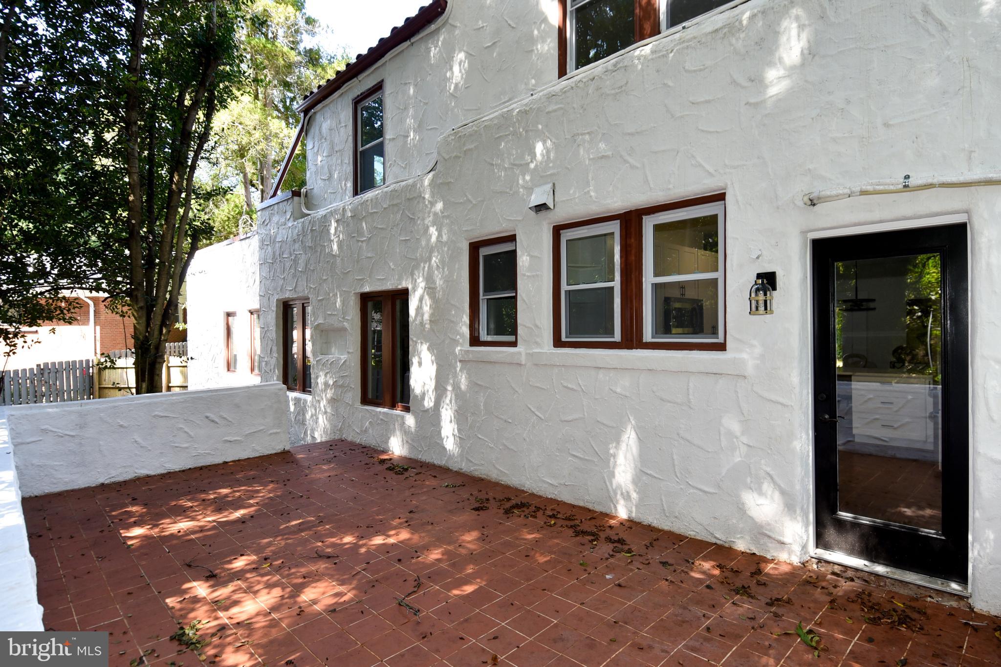 SEVEN OAKS - Residential