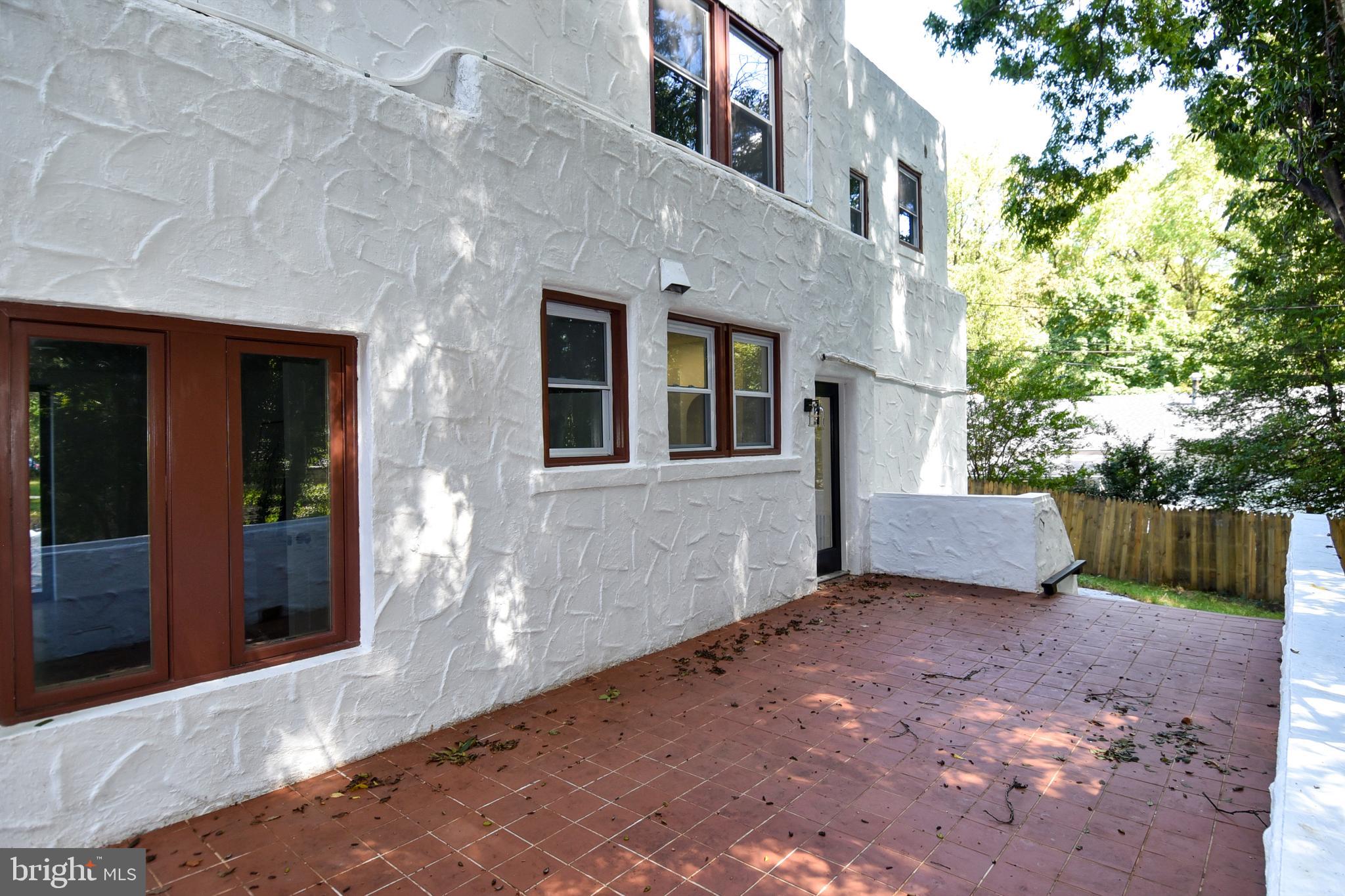 SEVEN OAKS - Residential