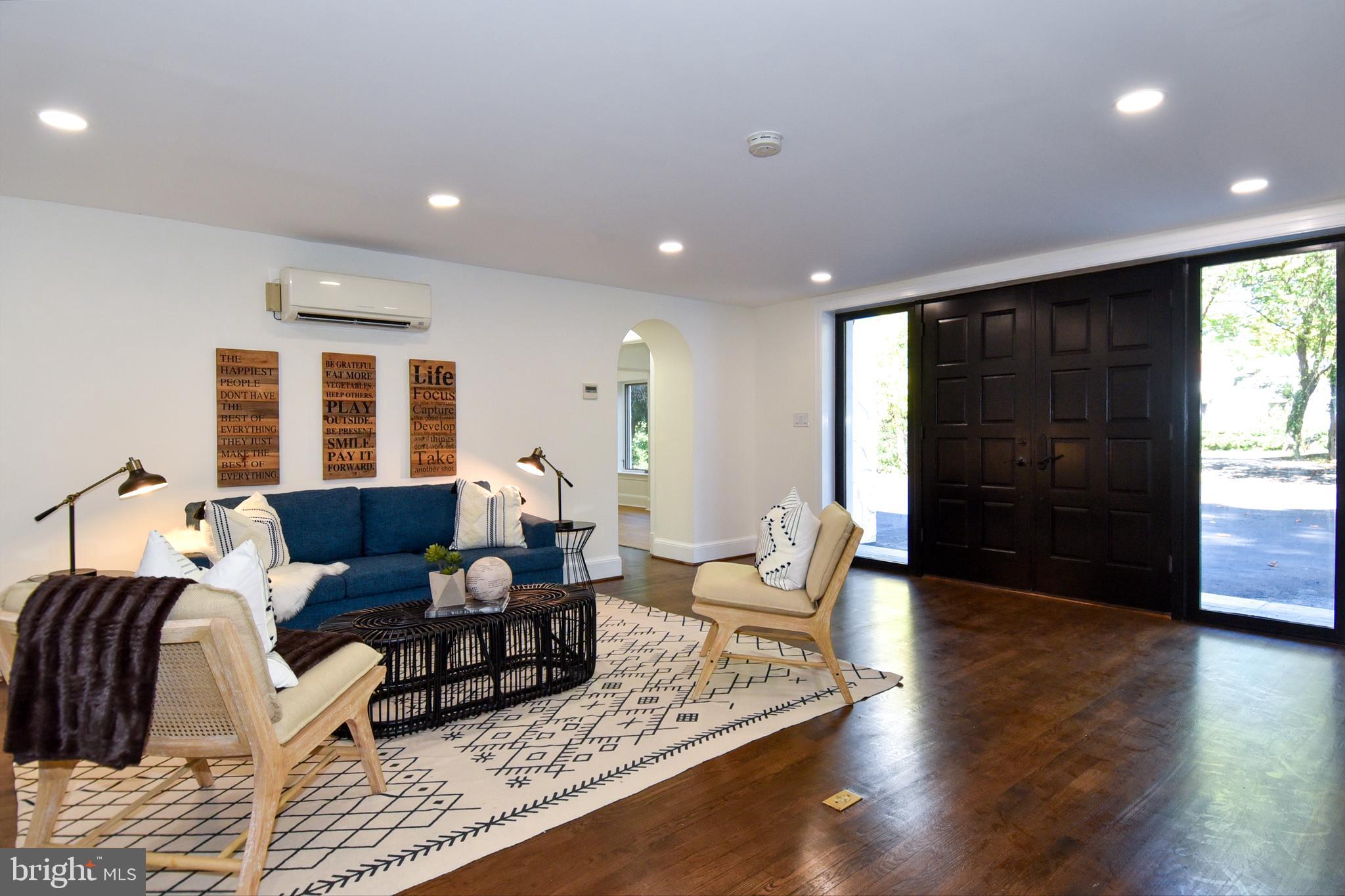 SEVEN OAKS - Residential