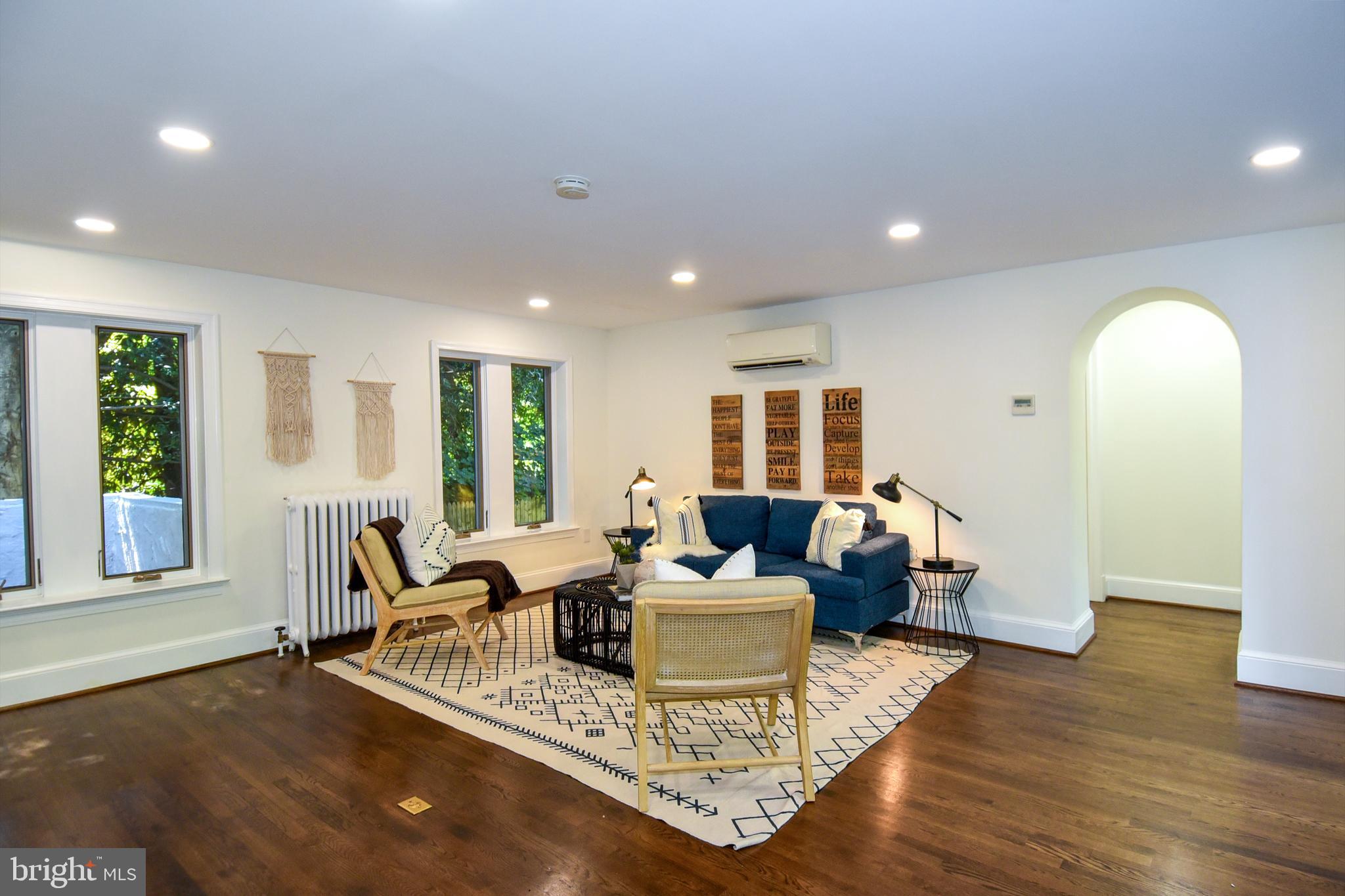 SEVEN OAKS - Residential