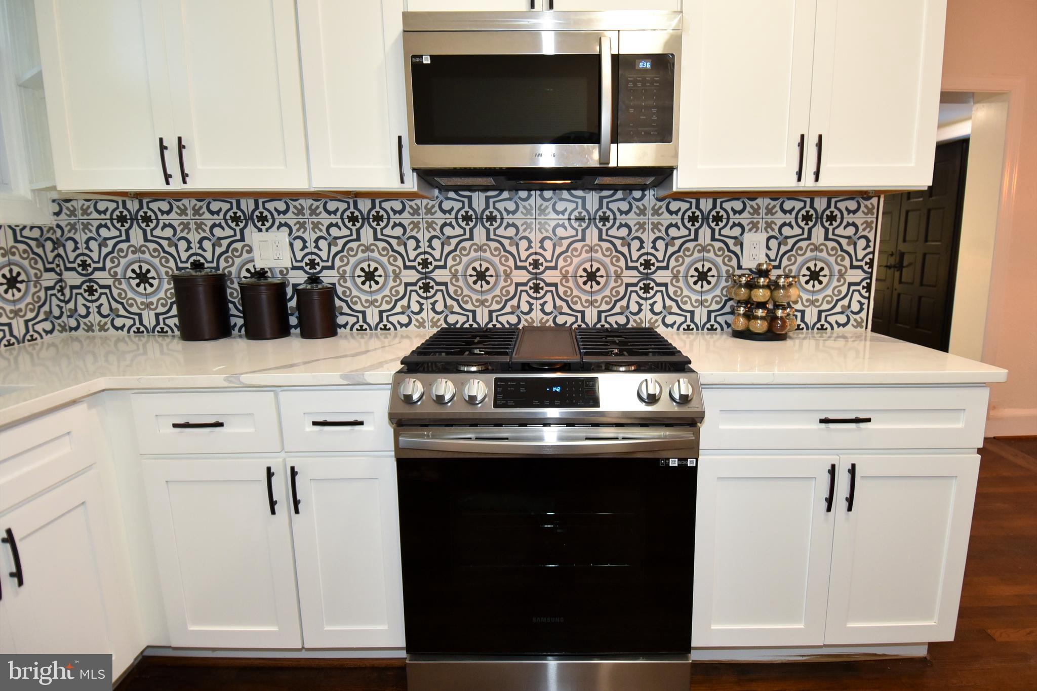 SEVEN OAKS - Residential