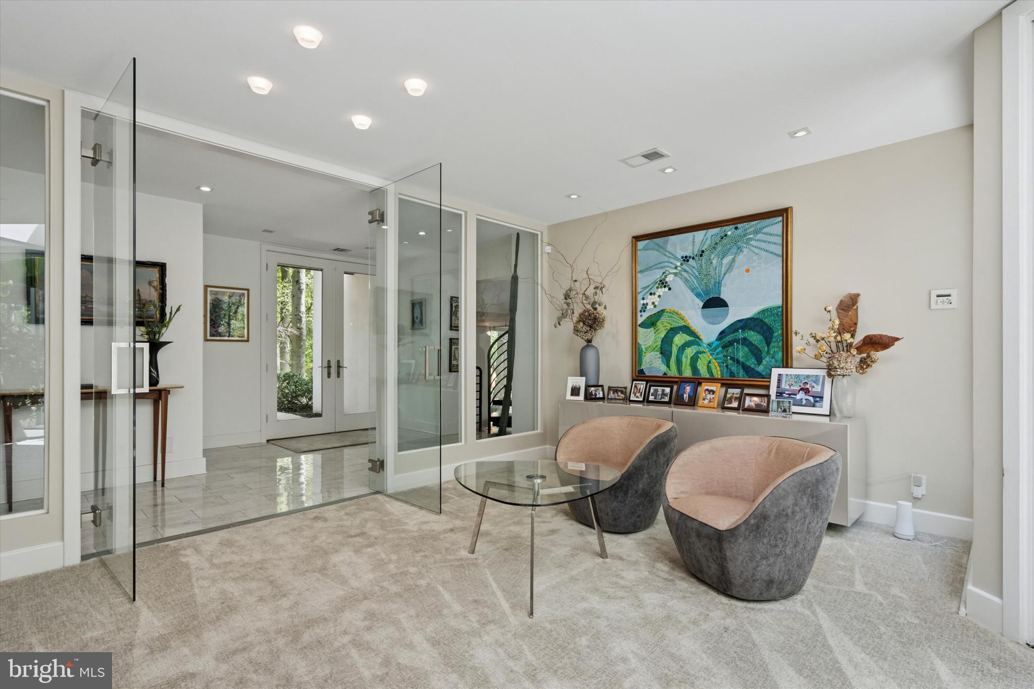 EAST FALLS - Residential