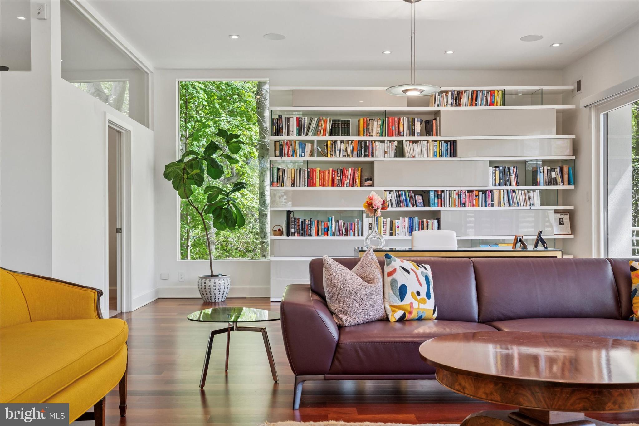 EAST FALLS - Residential