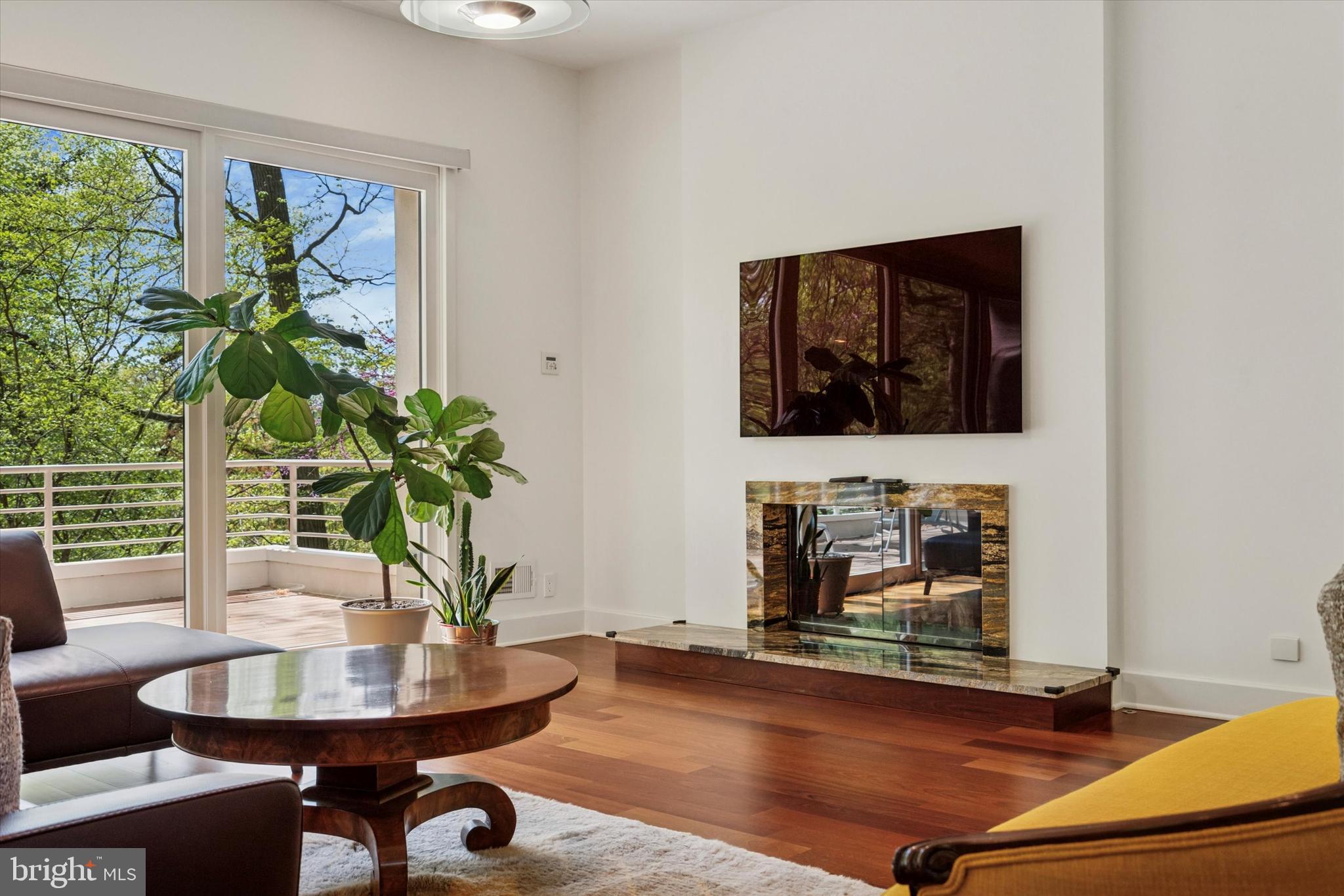 EAST FALLS - Residential