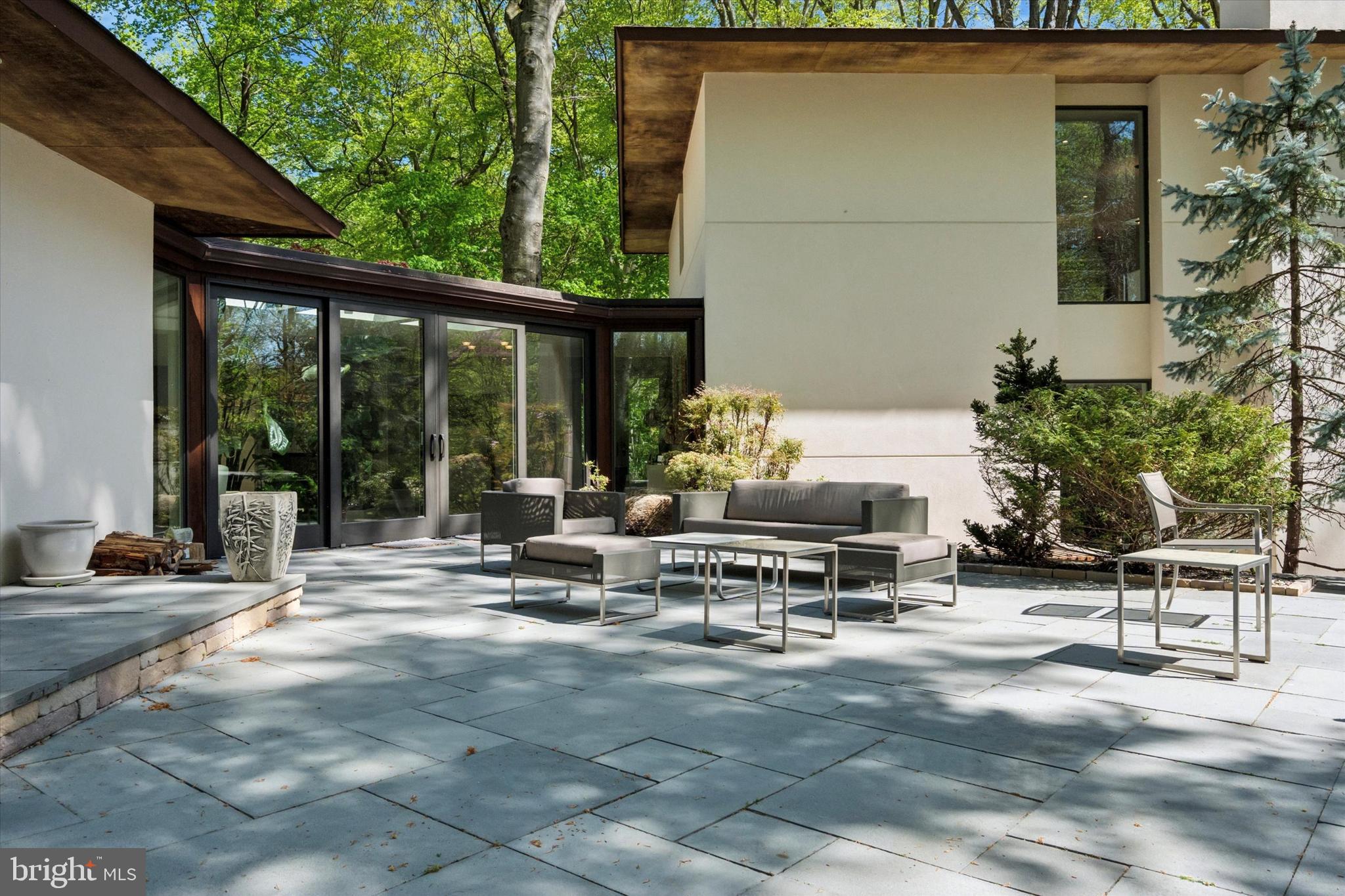 EAST FALLS - Residential