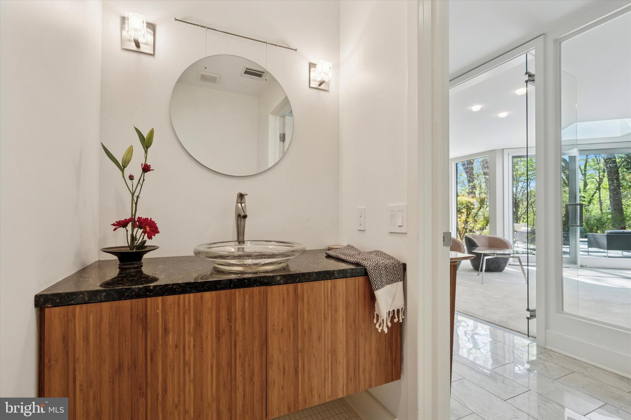 EAST FALLS - Residential