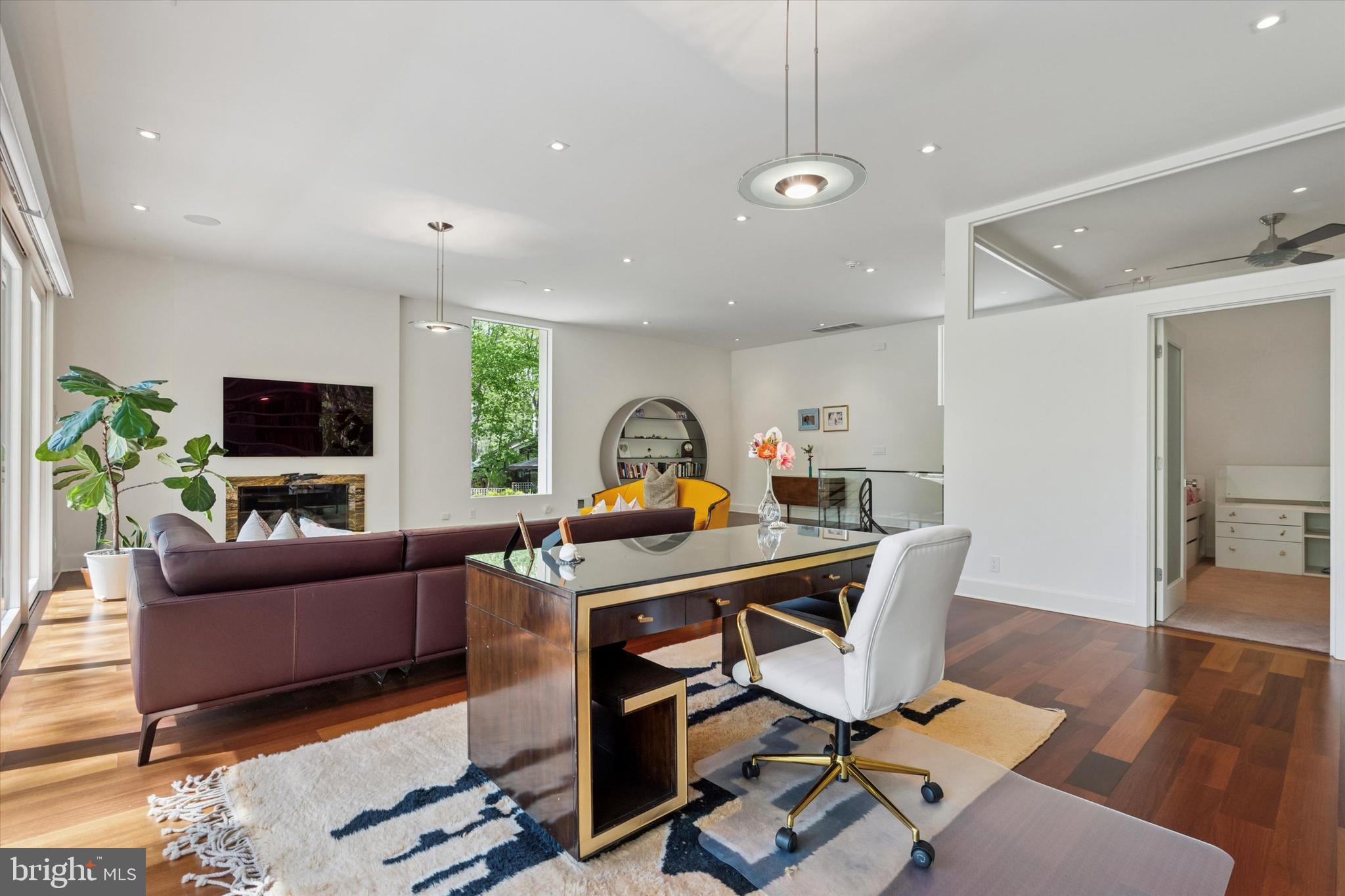 EAST FALLS - Residential