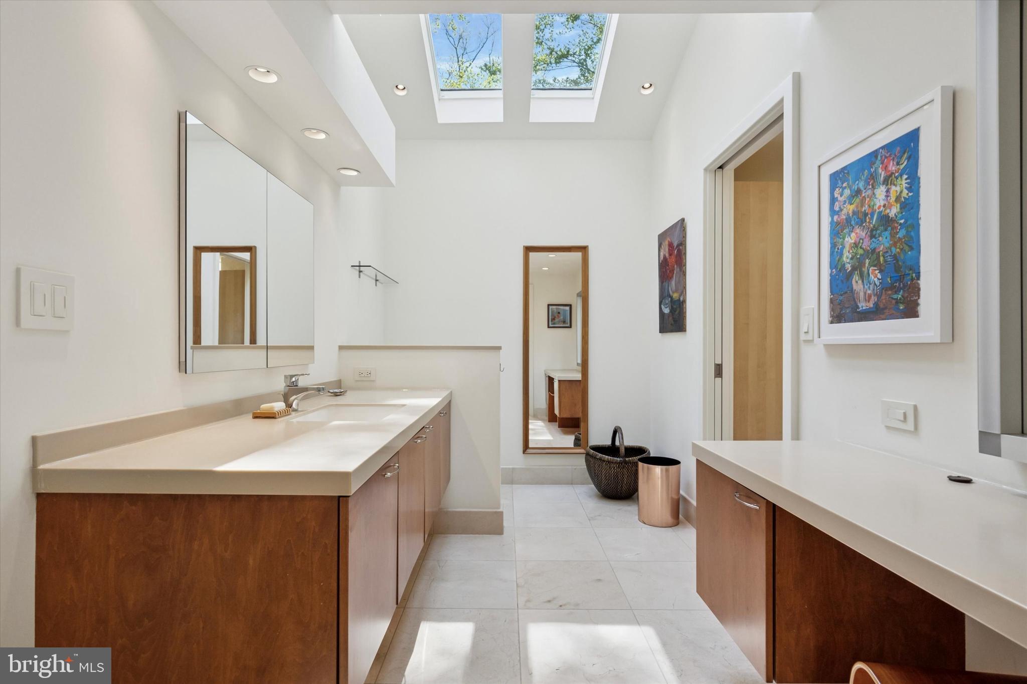 EAST FALLS - Residential