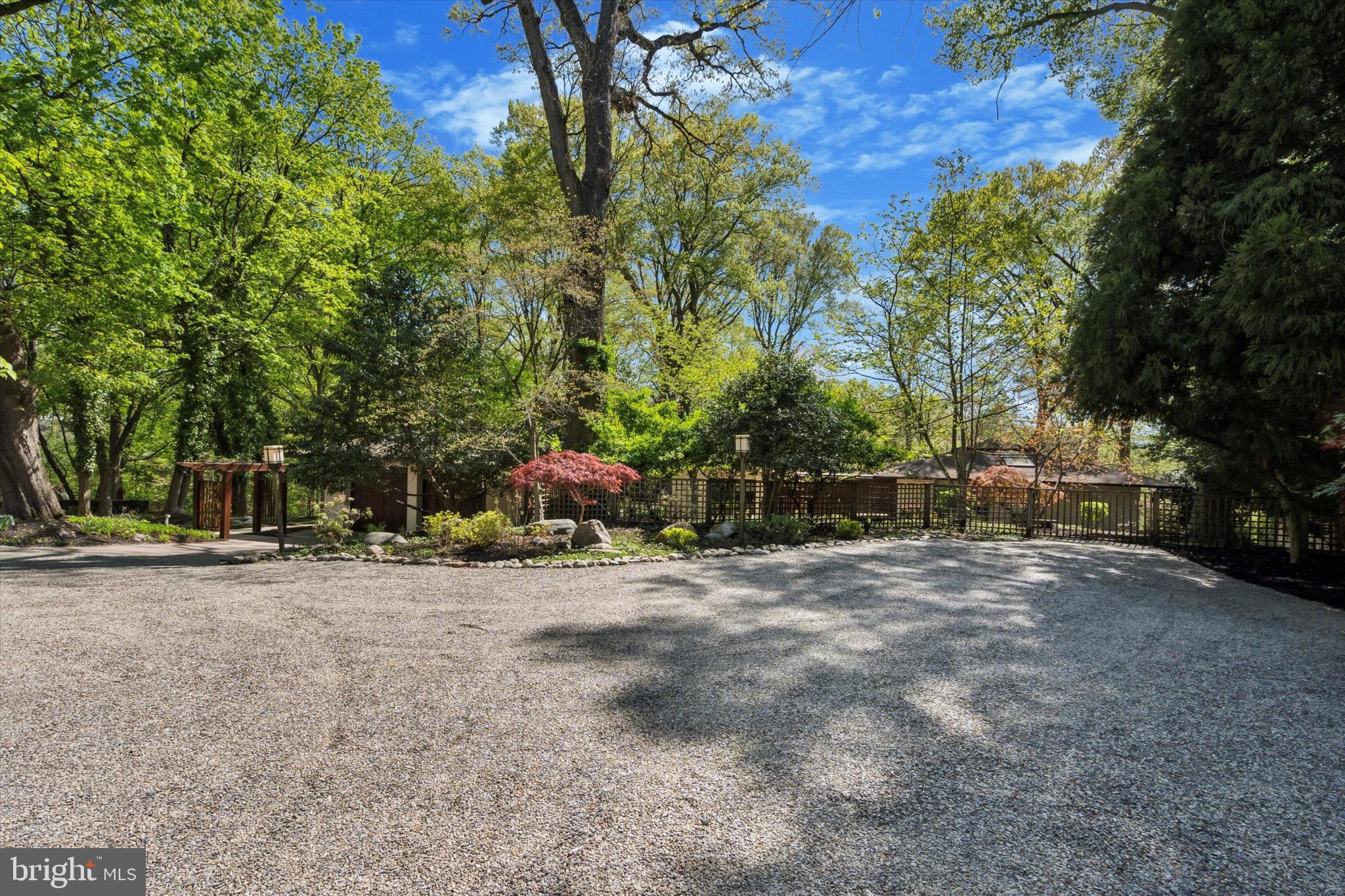 4126 APALOGEN ROAD 28