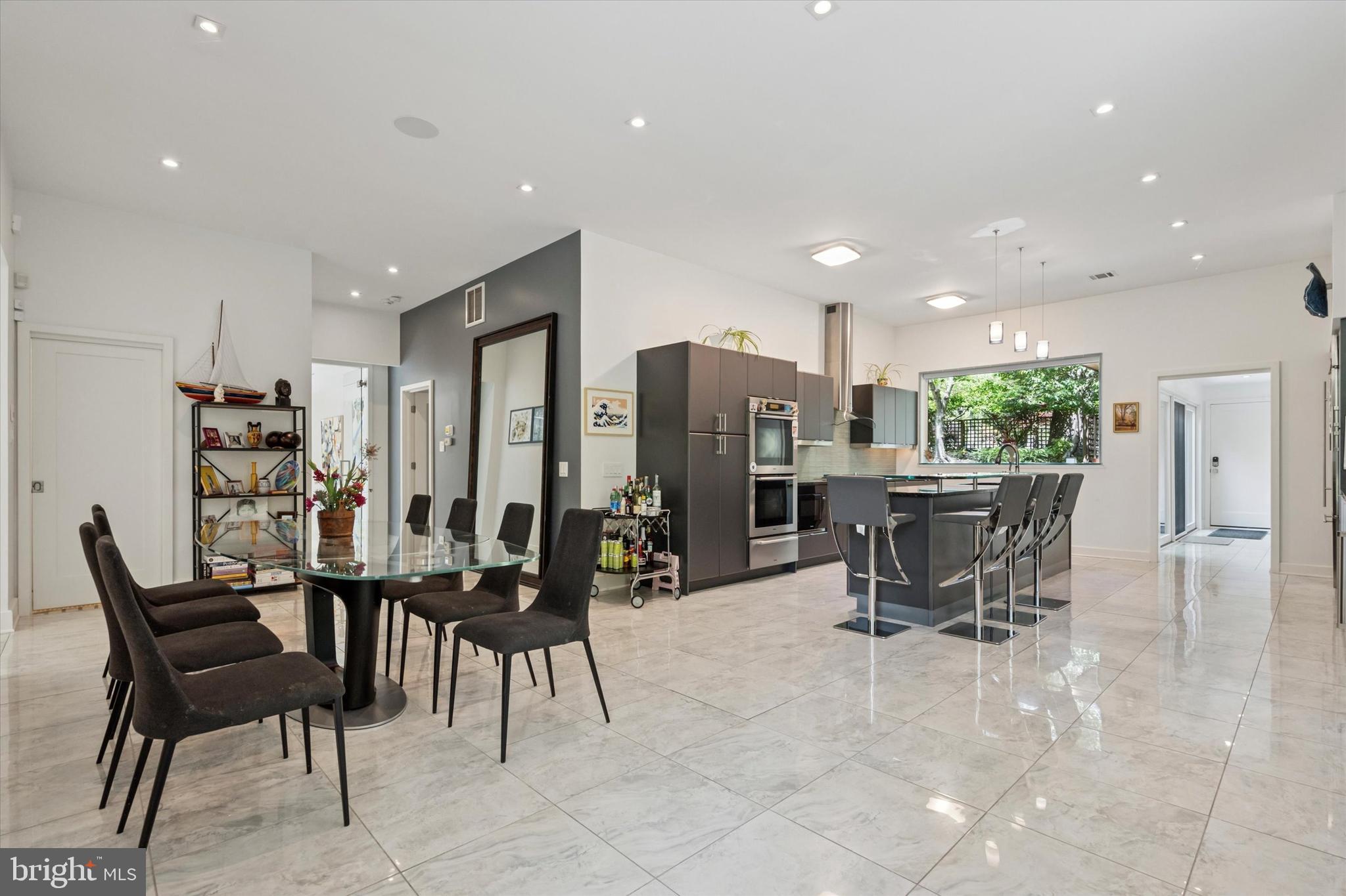 EAST FALLS - Residential