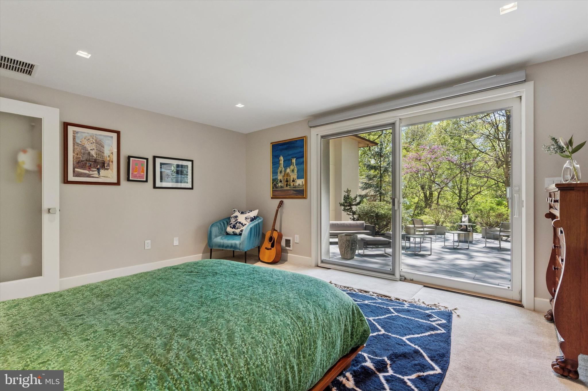 EAST FALLS - Residential