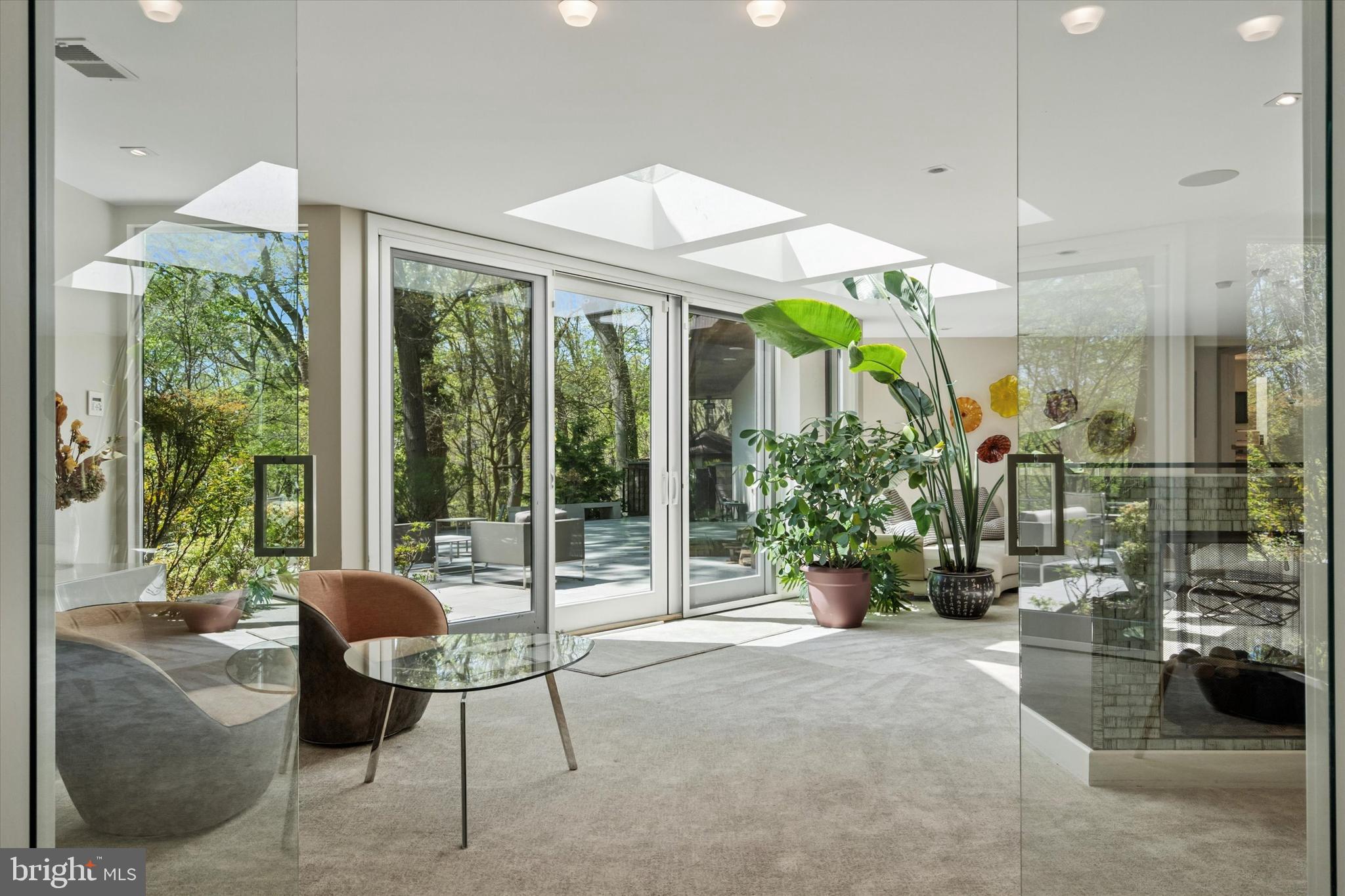 EAST FALLS - Residential