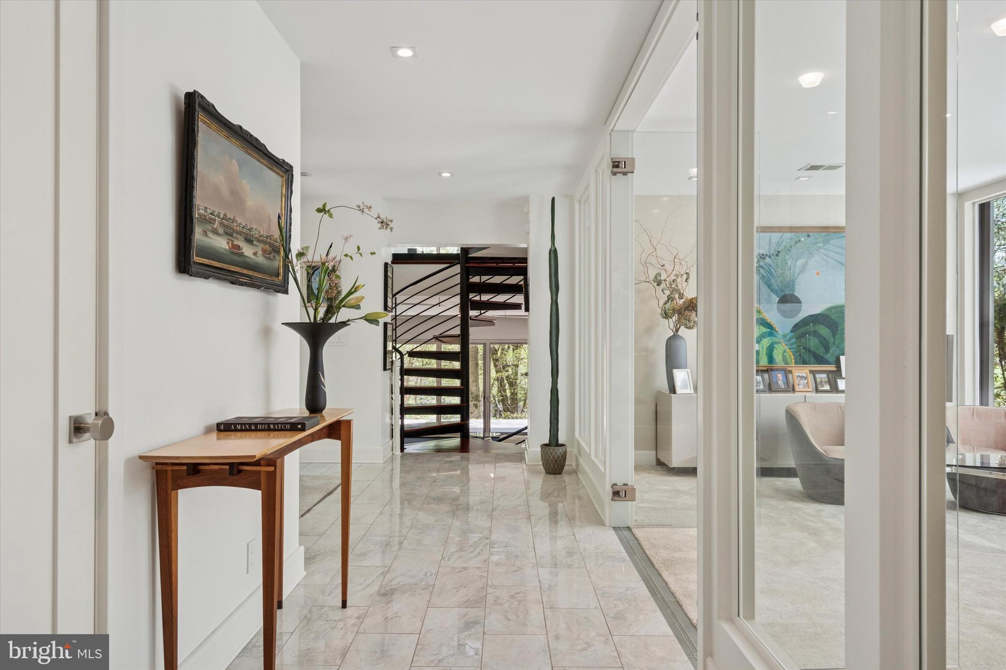 EAST FALLS - Residential