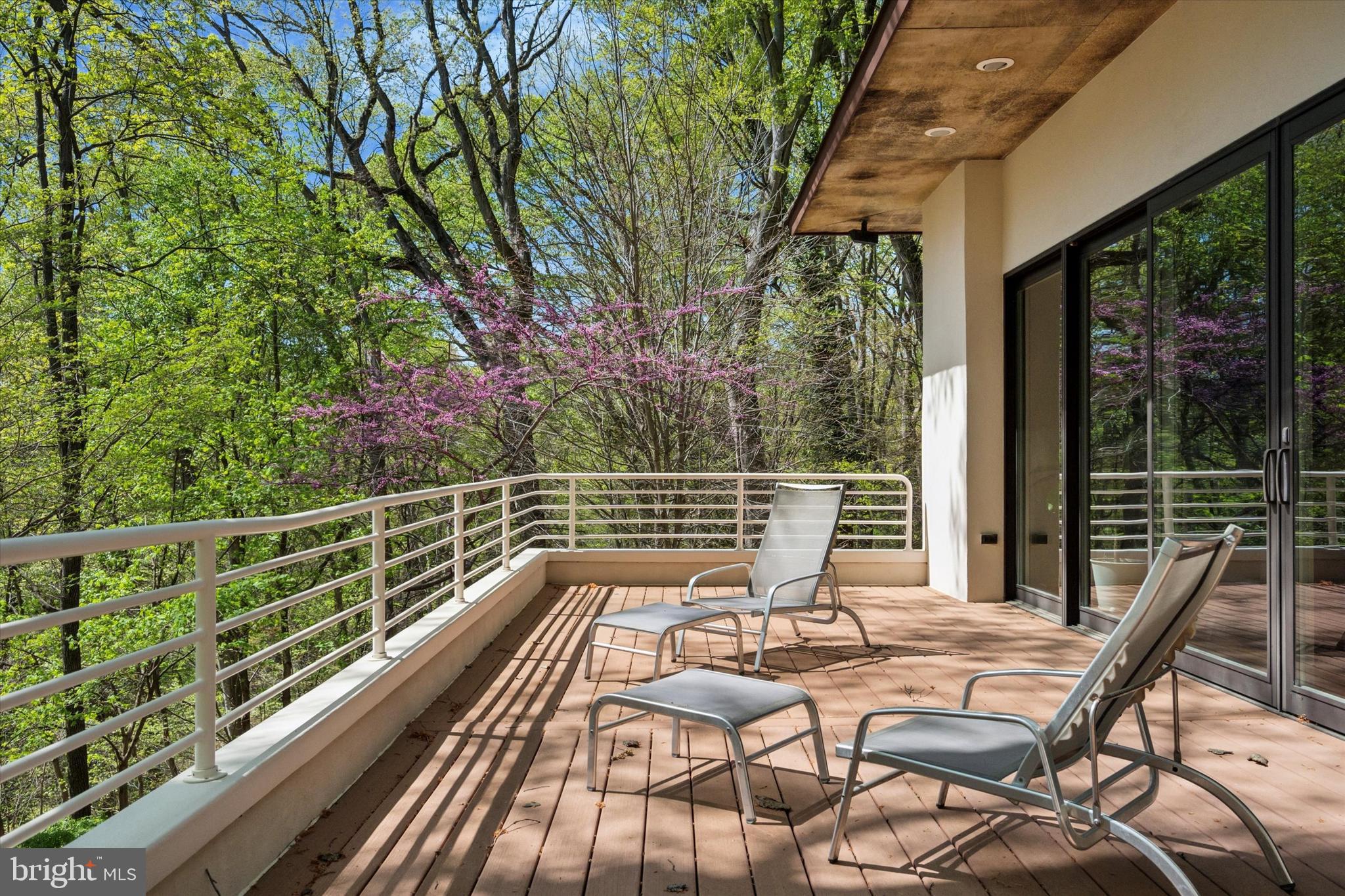 EAST FALLS - Residential