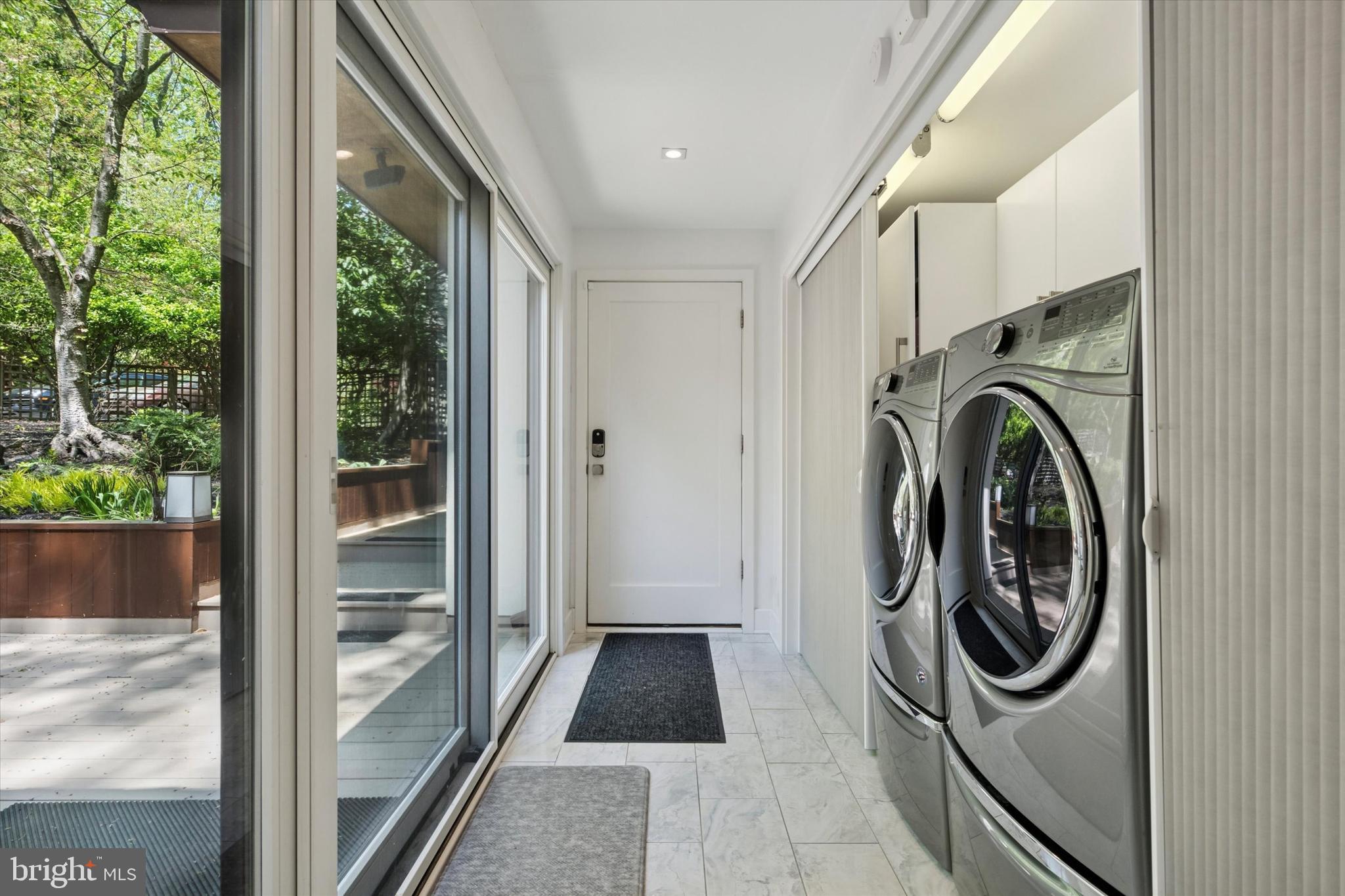 EAST FALLS - Residential