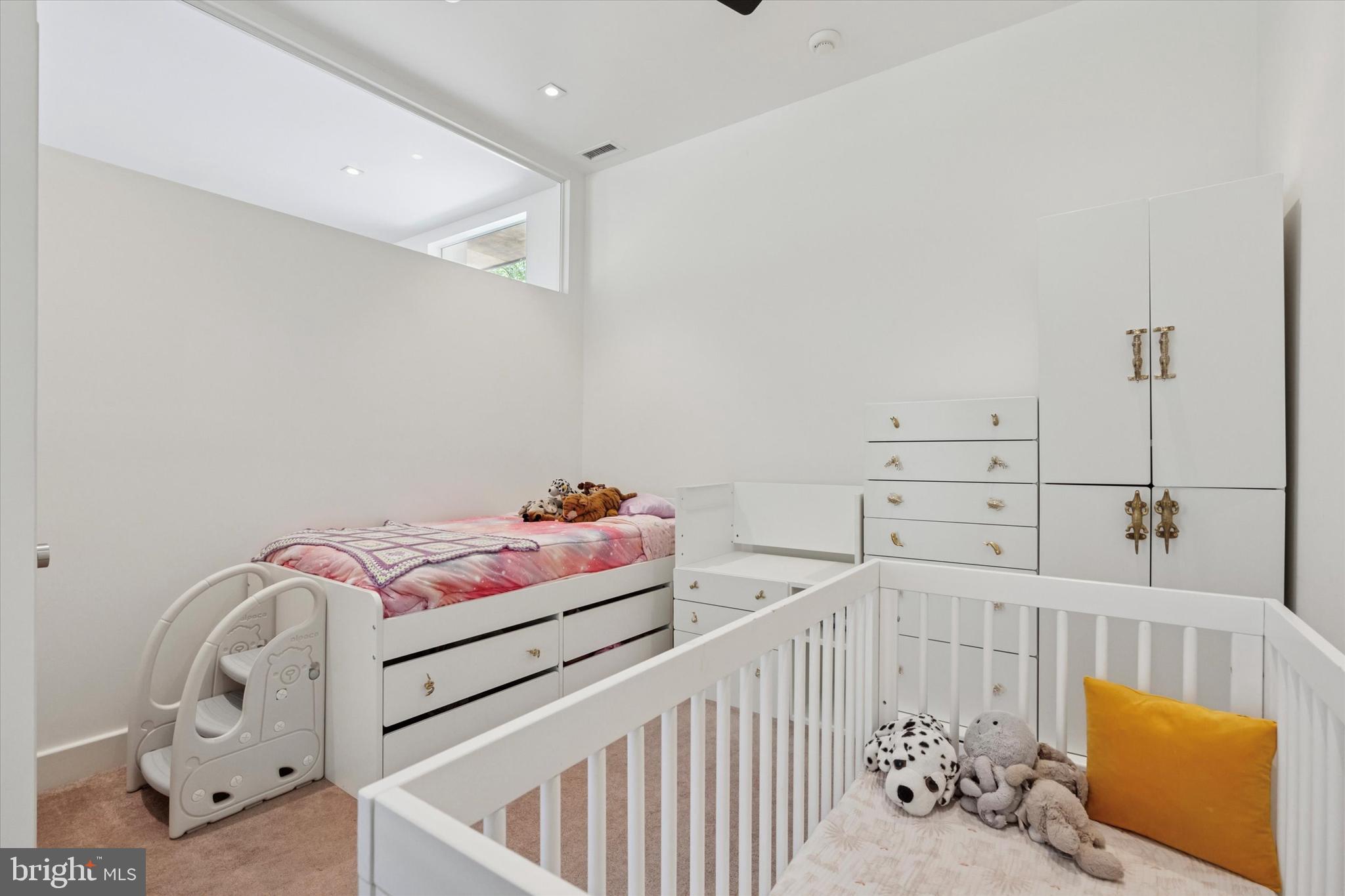 EAST FALLS - Residential