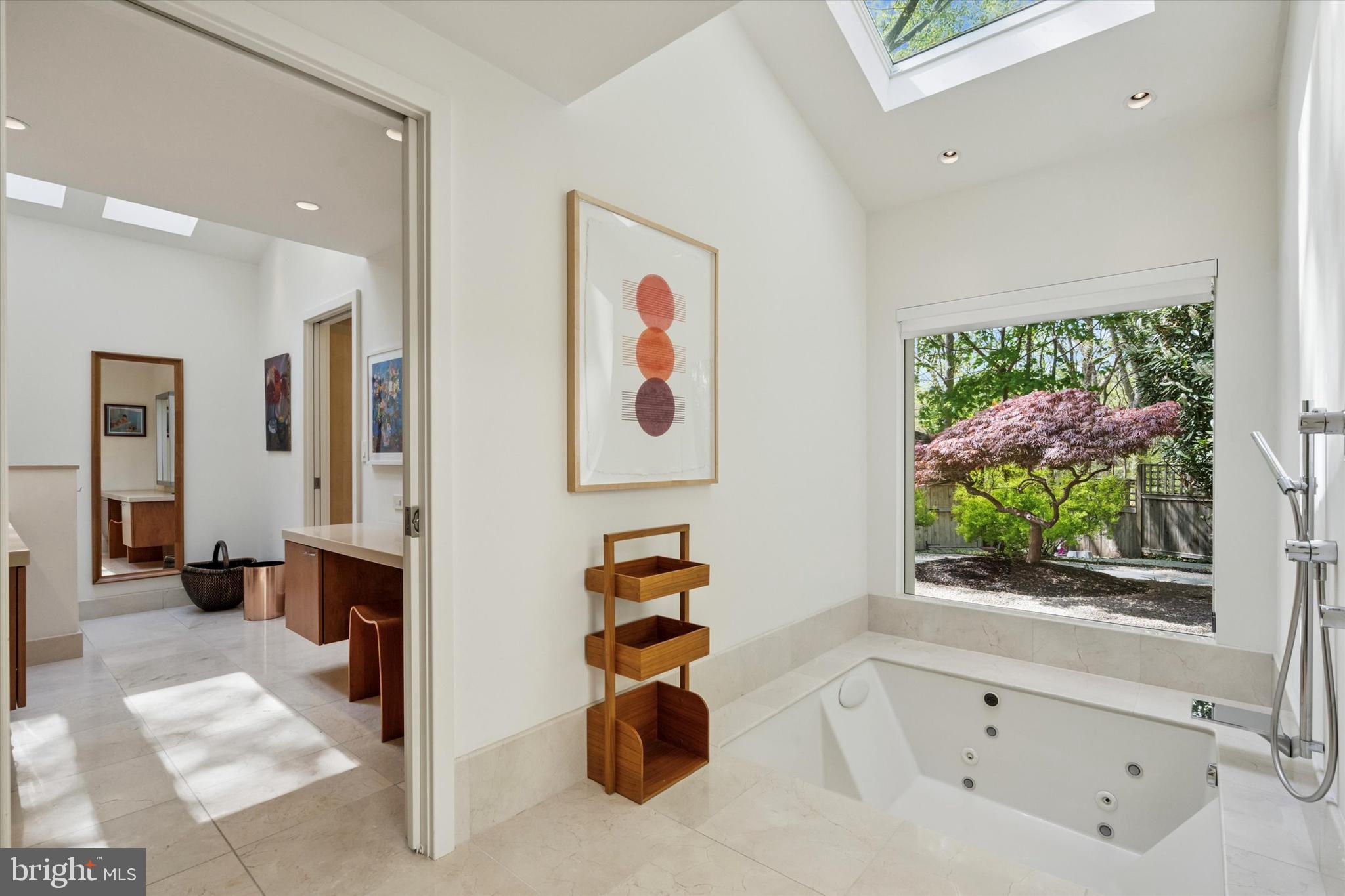 EAST FALLS - Residential