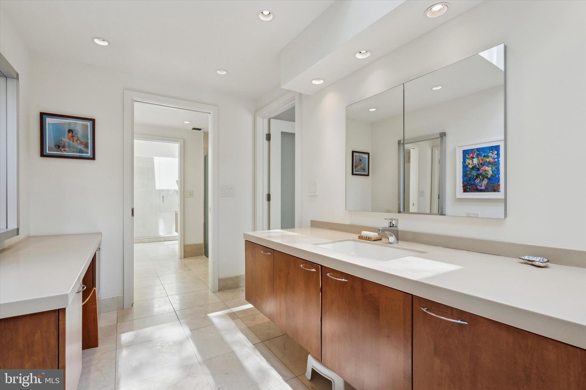 EAST FALLS - Residential