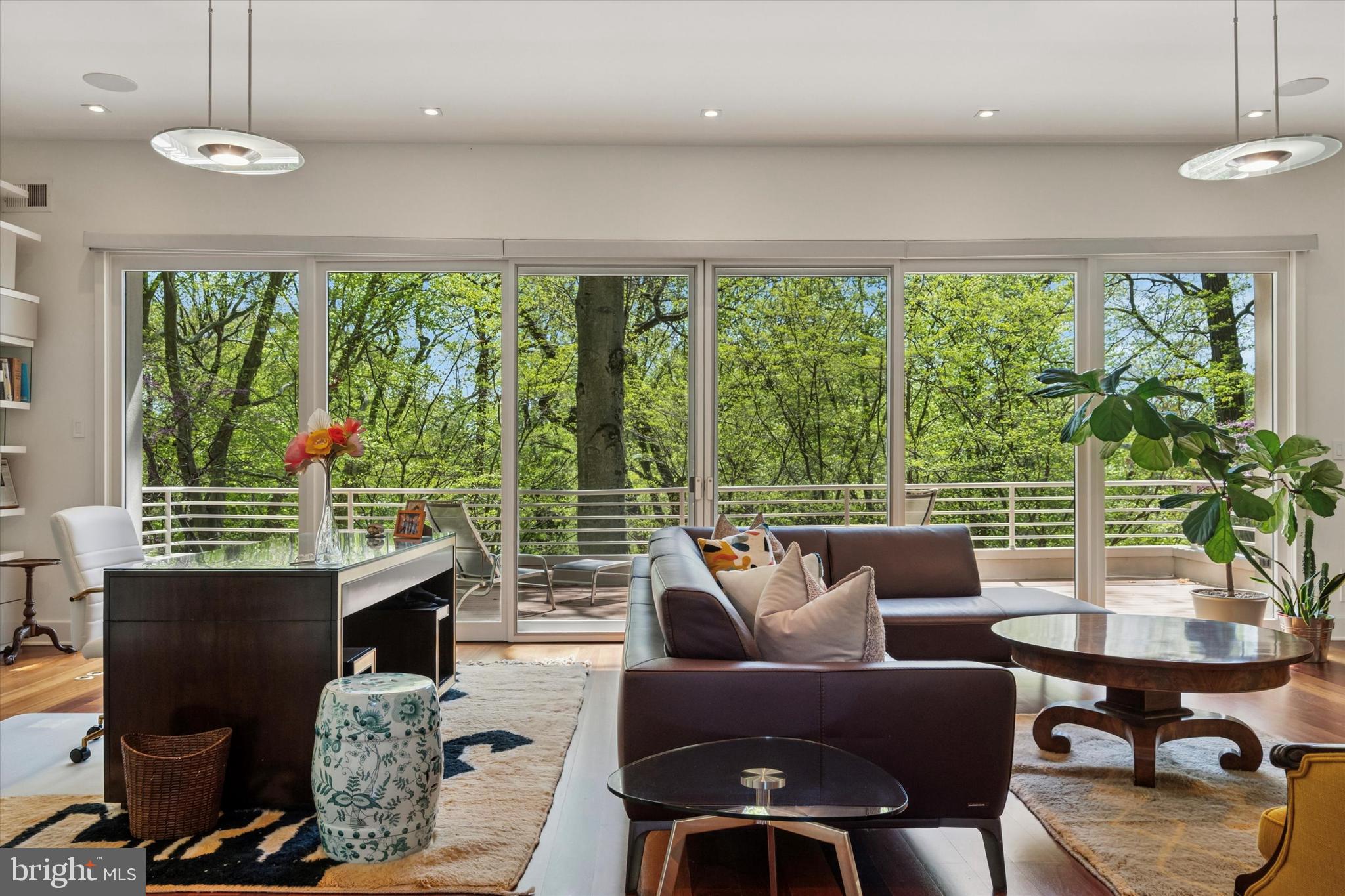 EAST FALLS - Residential