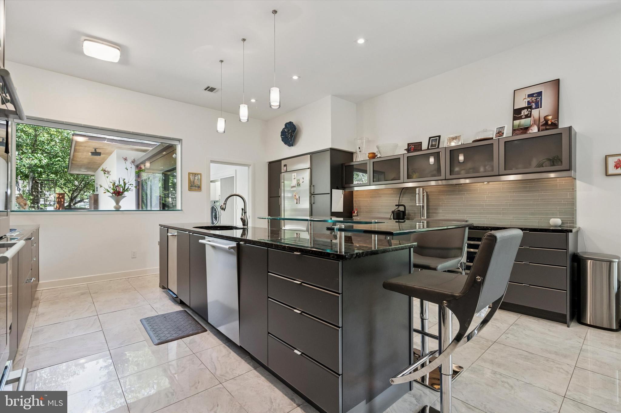 EAST FALLS - Residential