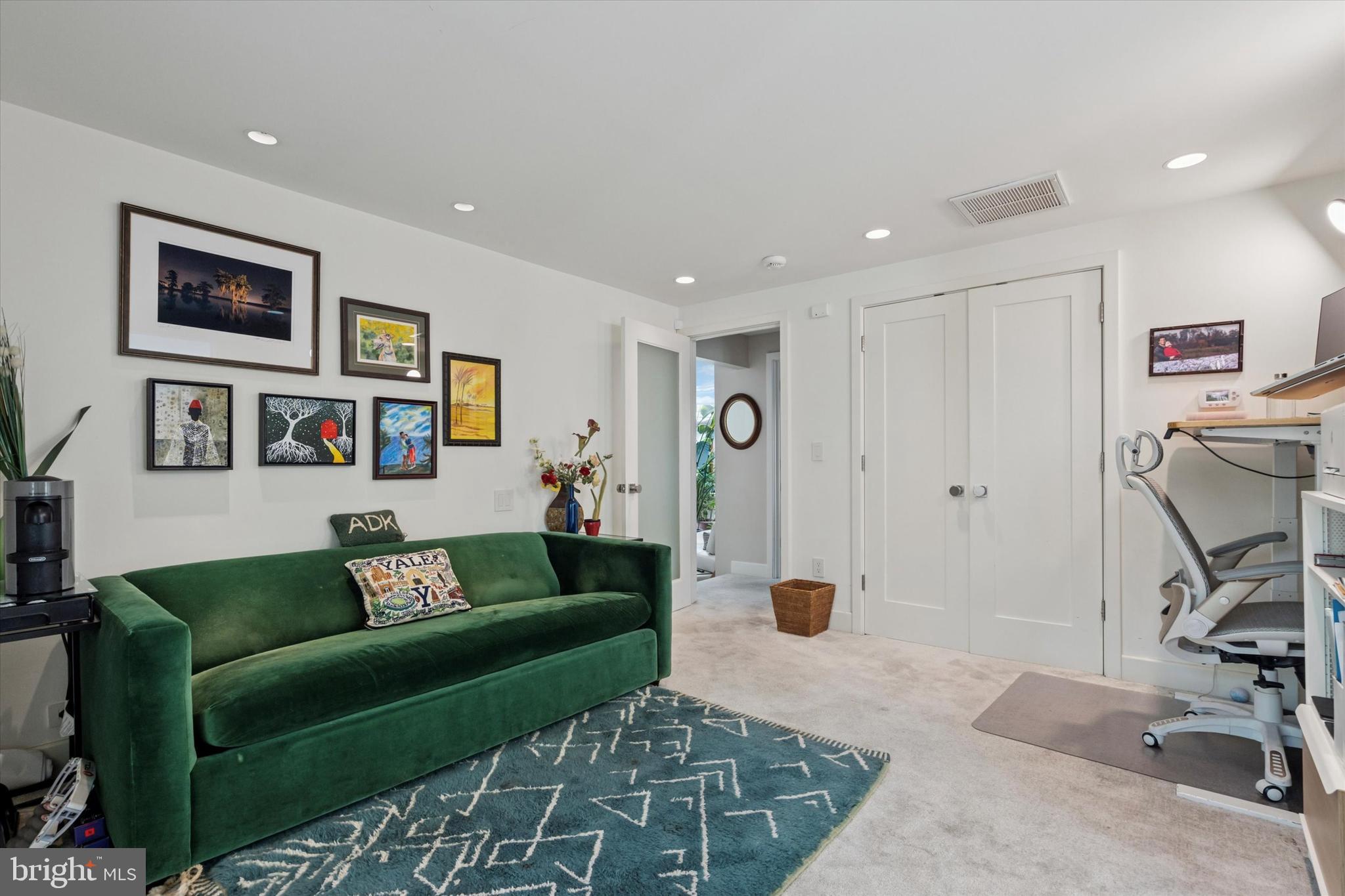 EAST FALLS - Residential