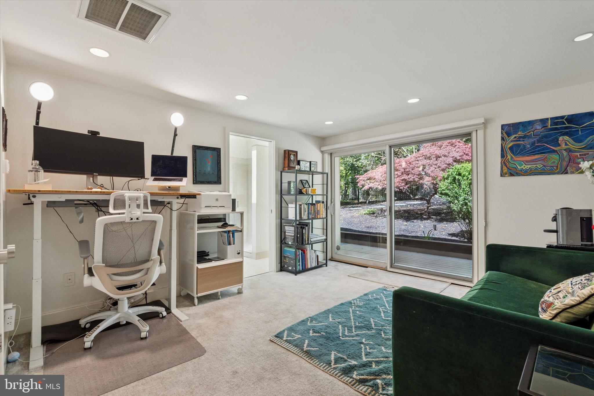 EAST FALLS - Residential