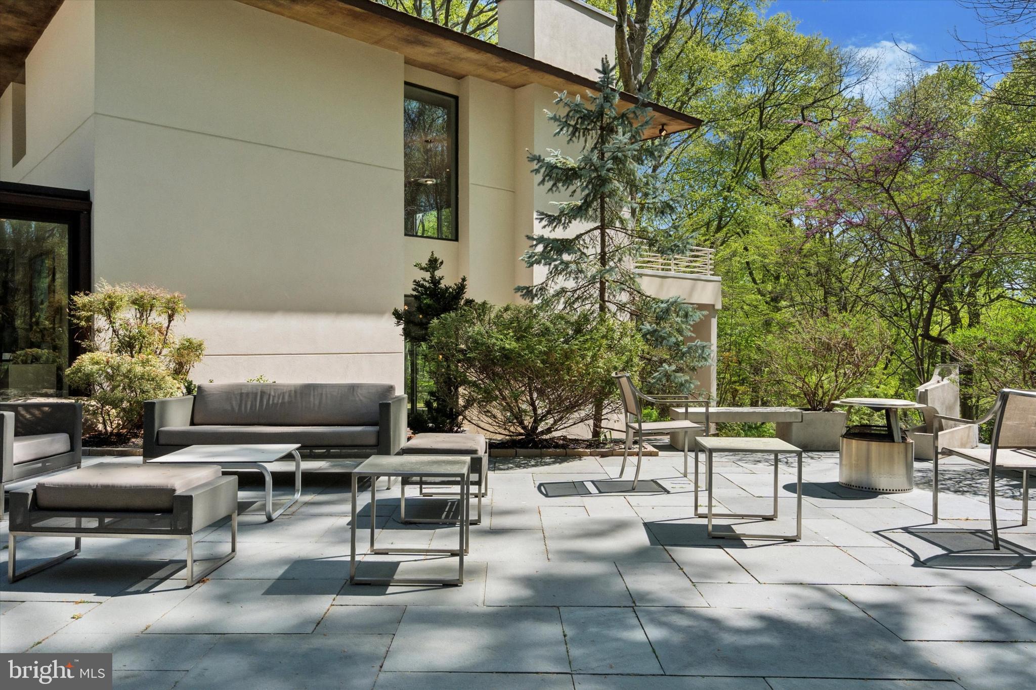 EAST FALLS - Residential