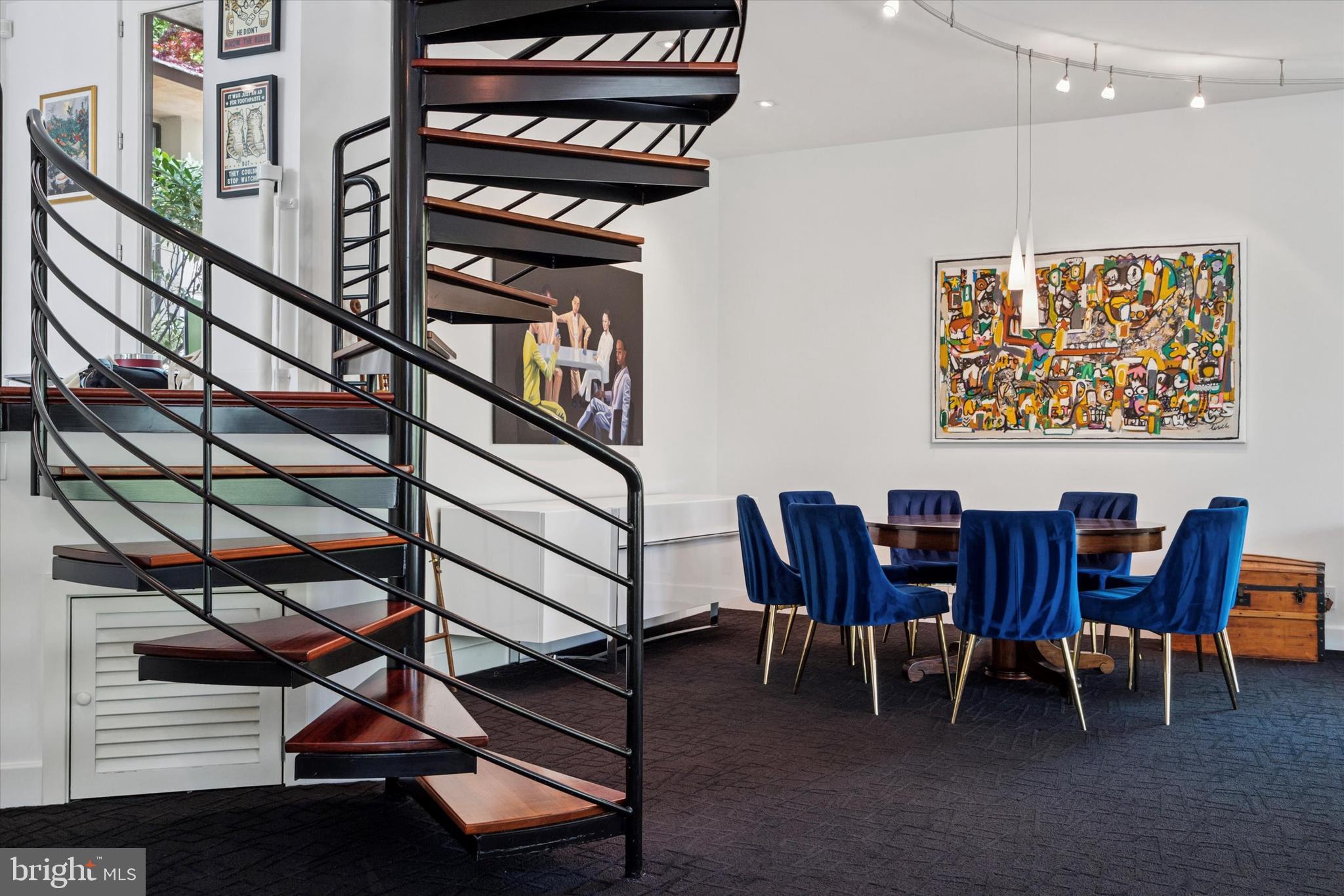 EAST FALLS - Residential