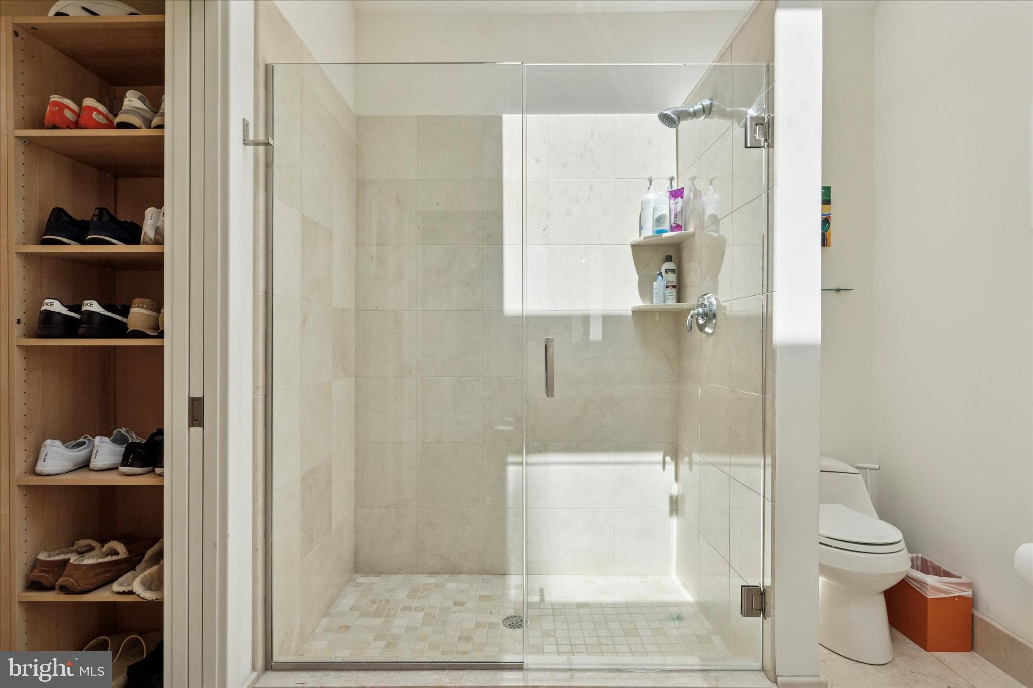 EAST FALLS - Residential