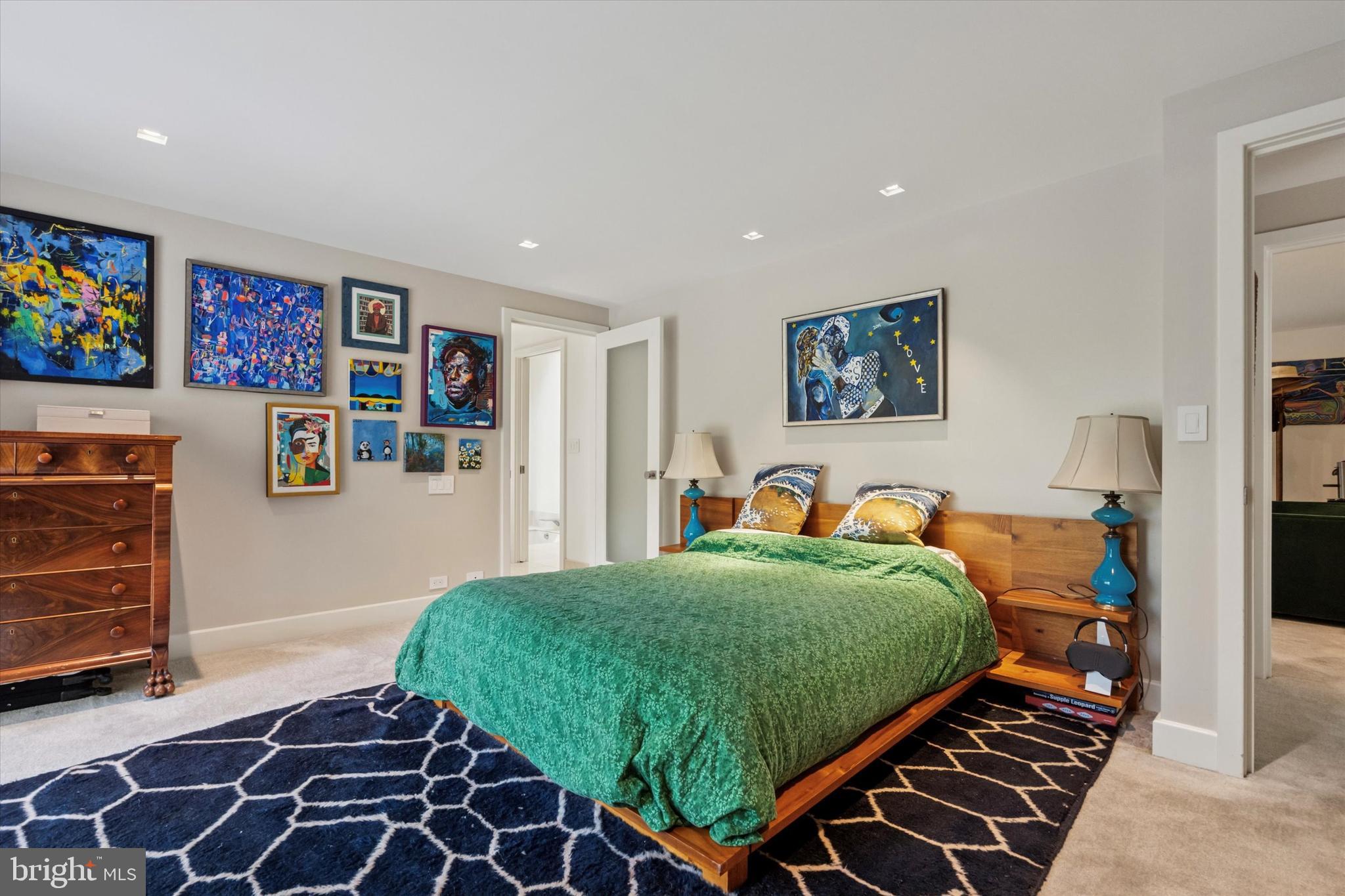 EAST FALLS - Residential