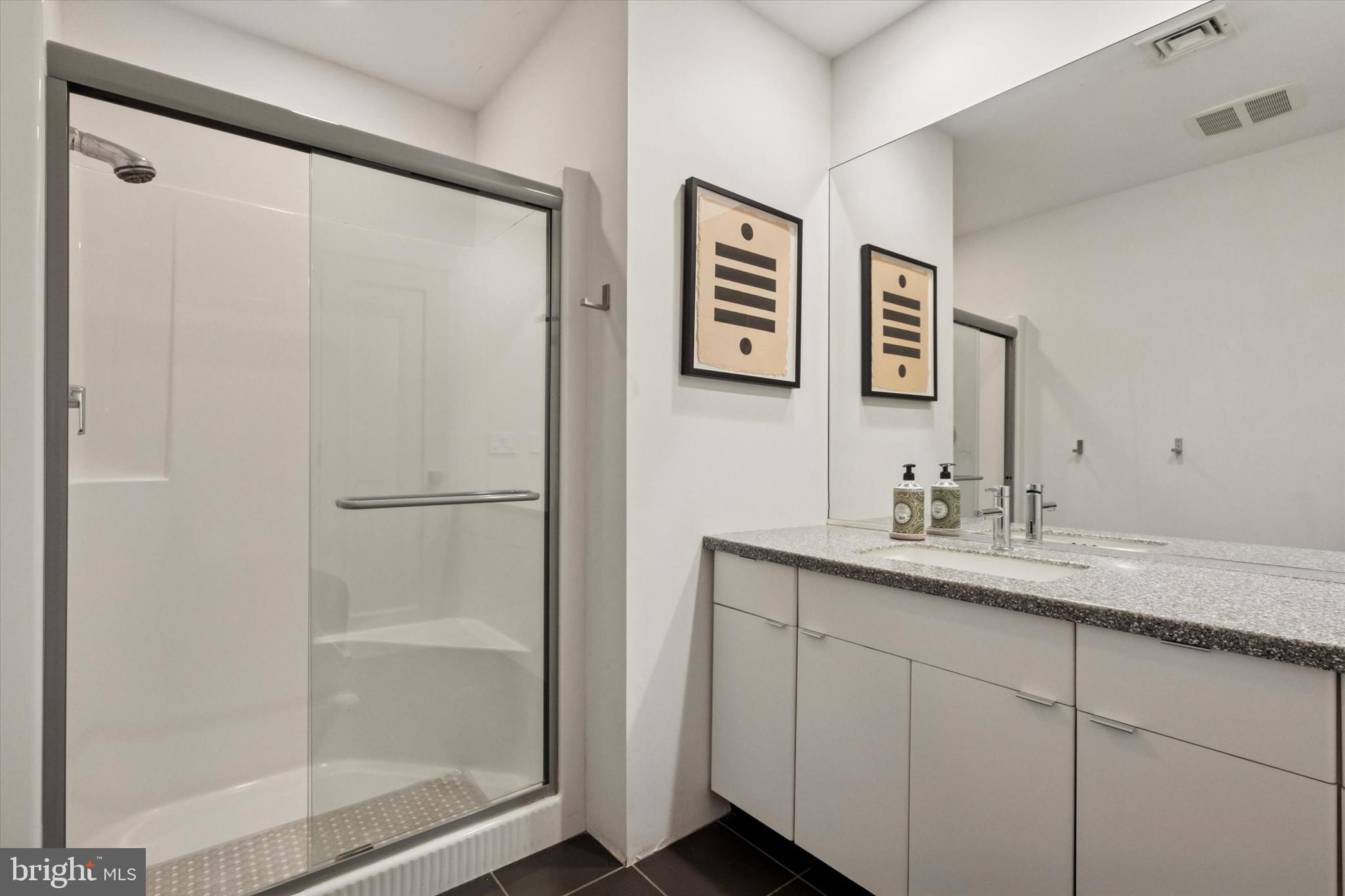 EAST FALLS - Residential