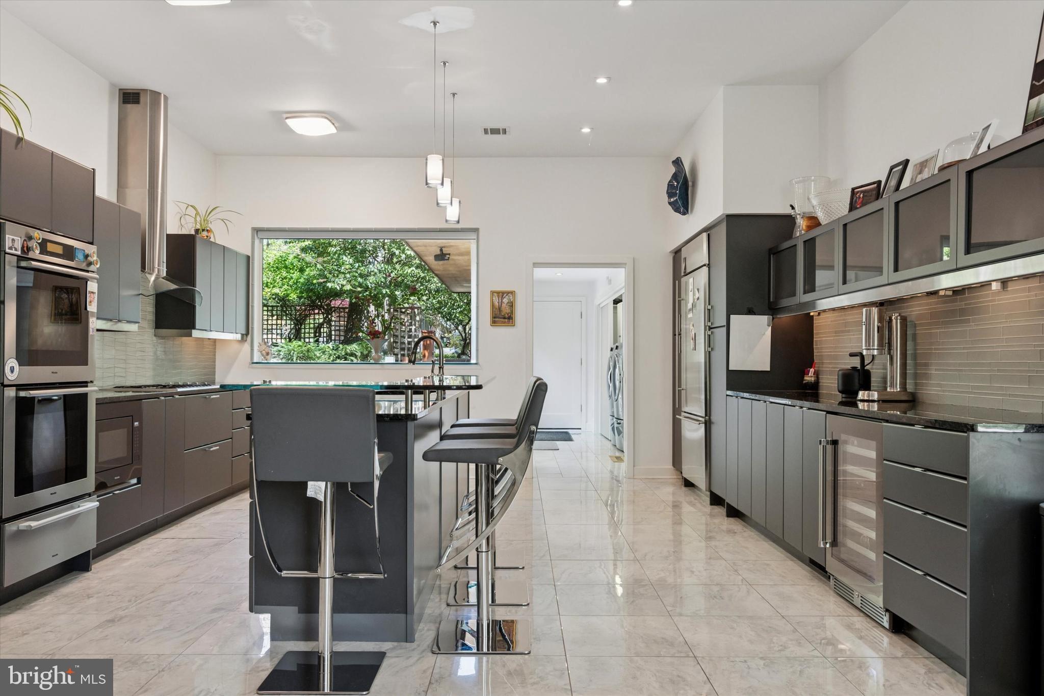 EAST FALLS - Residential