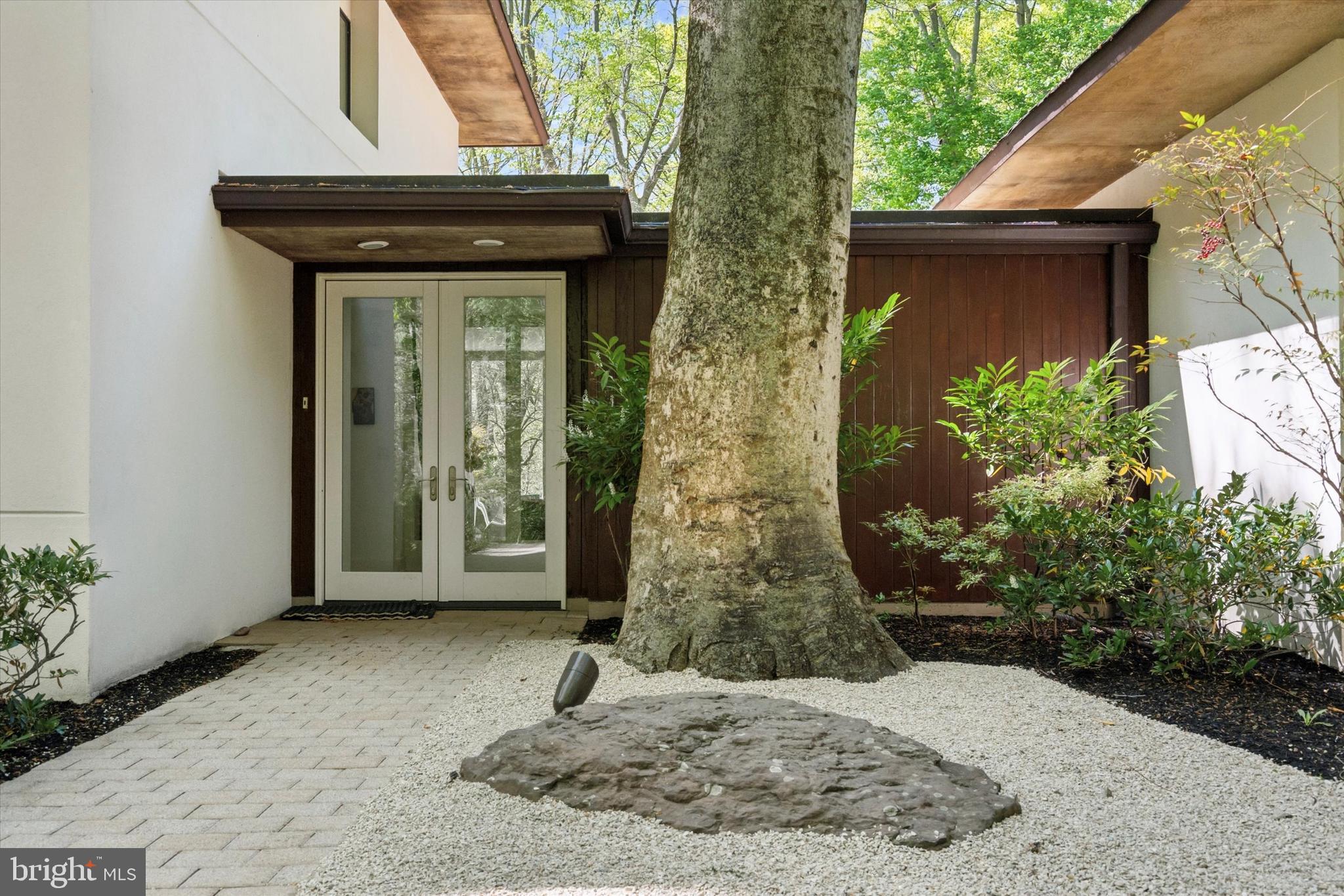 EAST FALLS - Residential