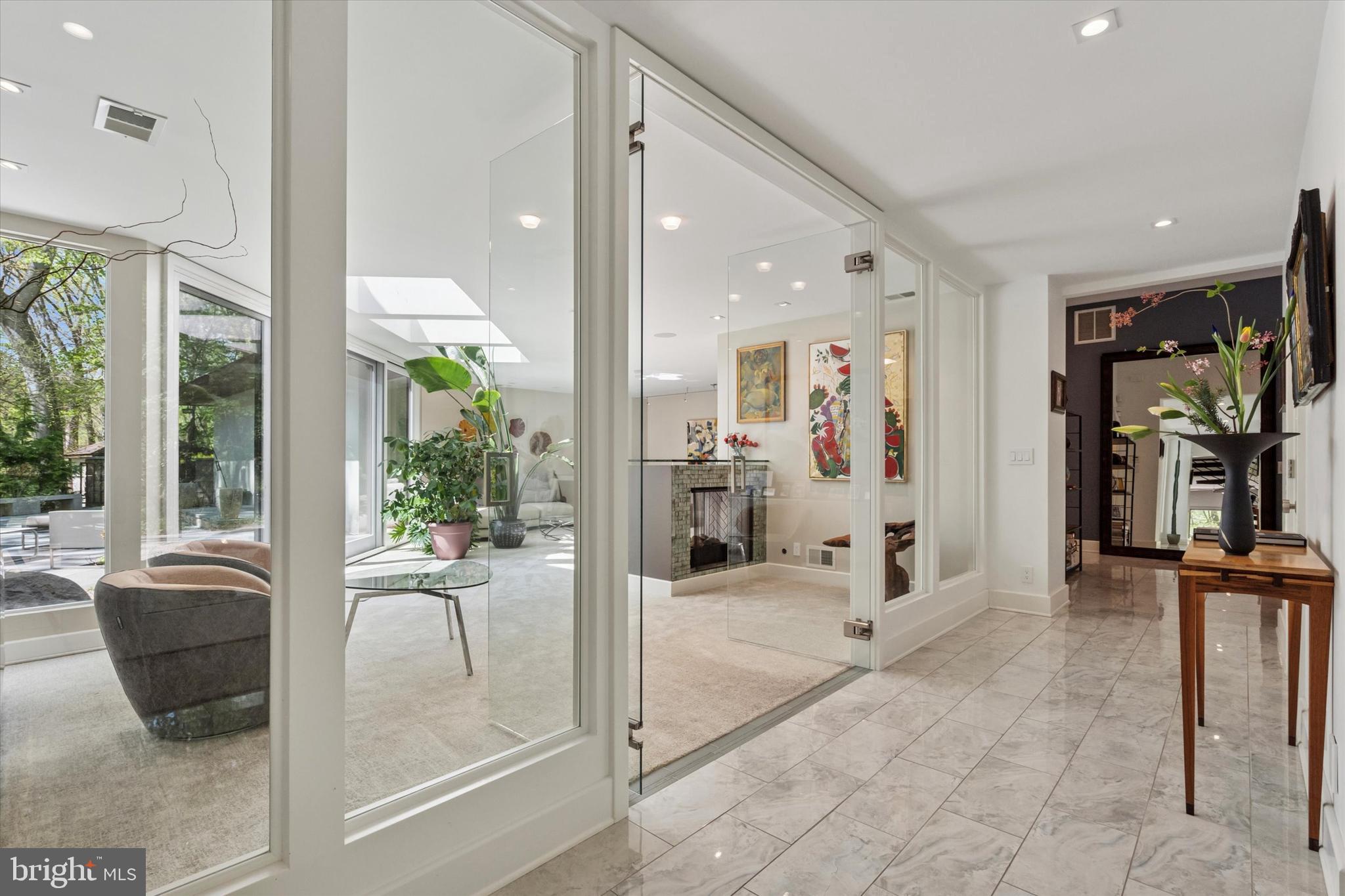 EAST FALLS - Residential