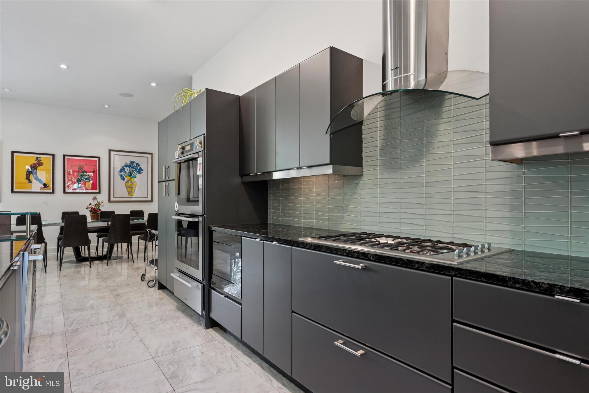 EAST FALLS - Residential