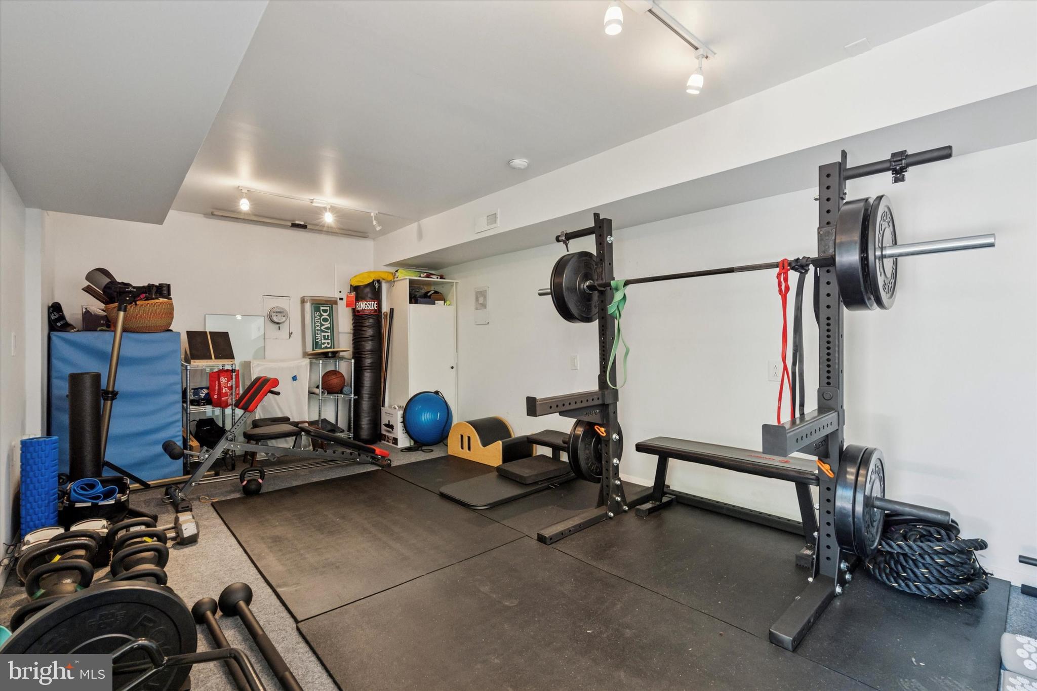 EAST FALLS - Residential