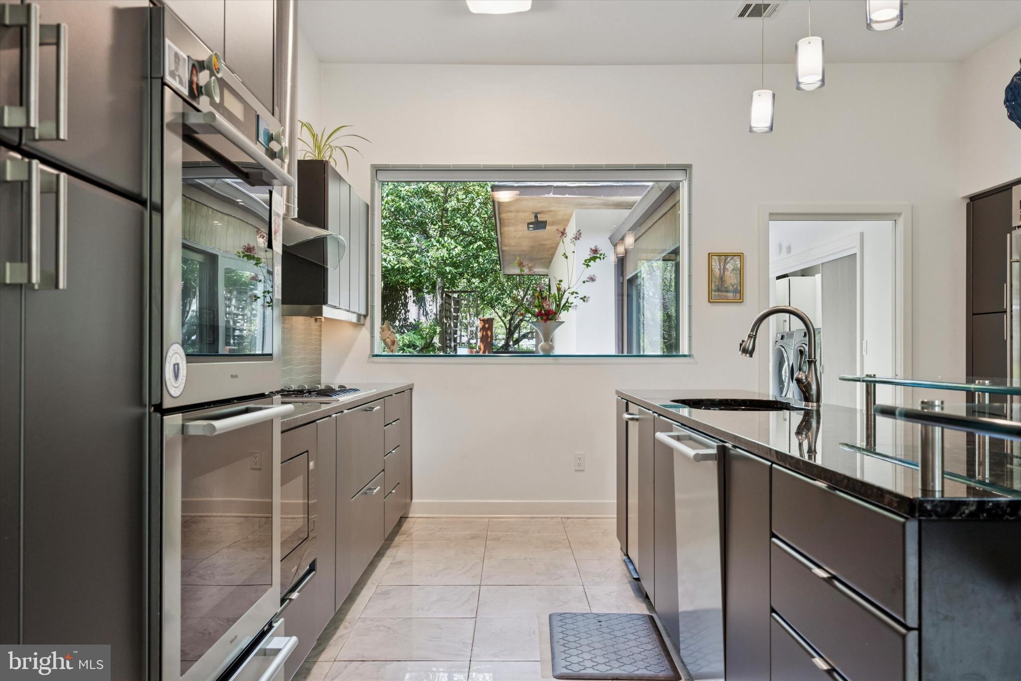 EAST FALLS - Residential