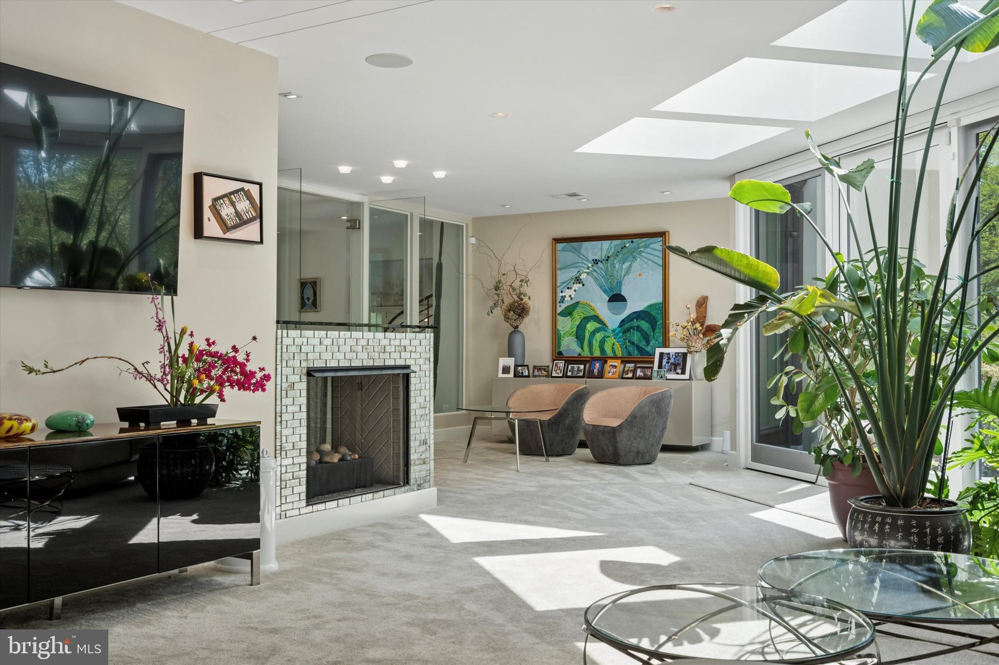 EAST FALLS - Residential