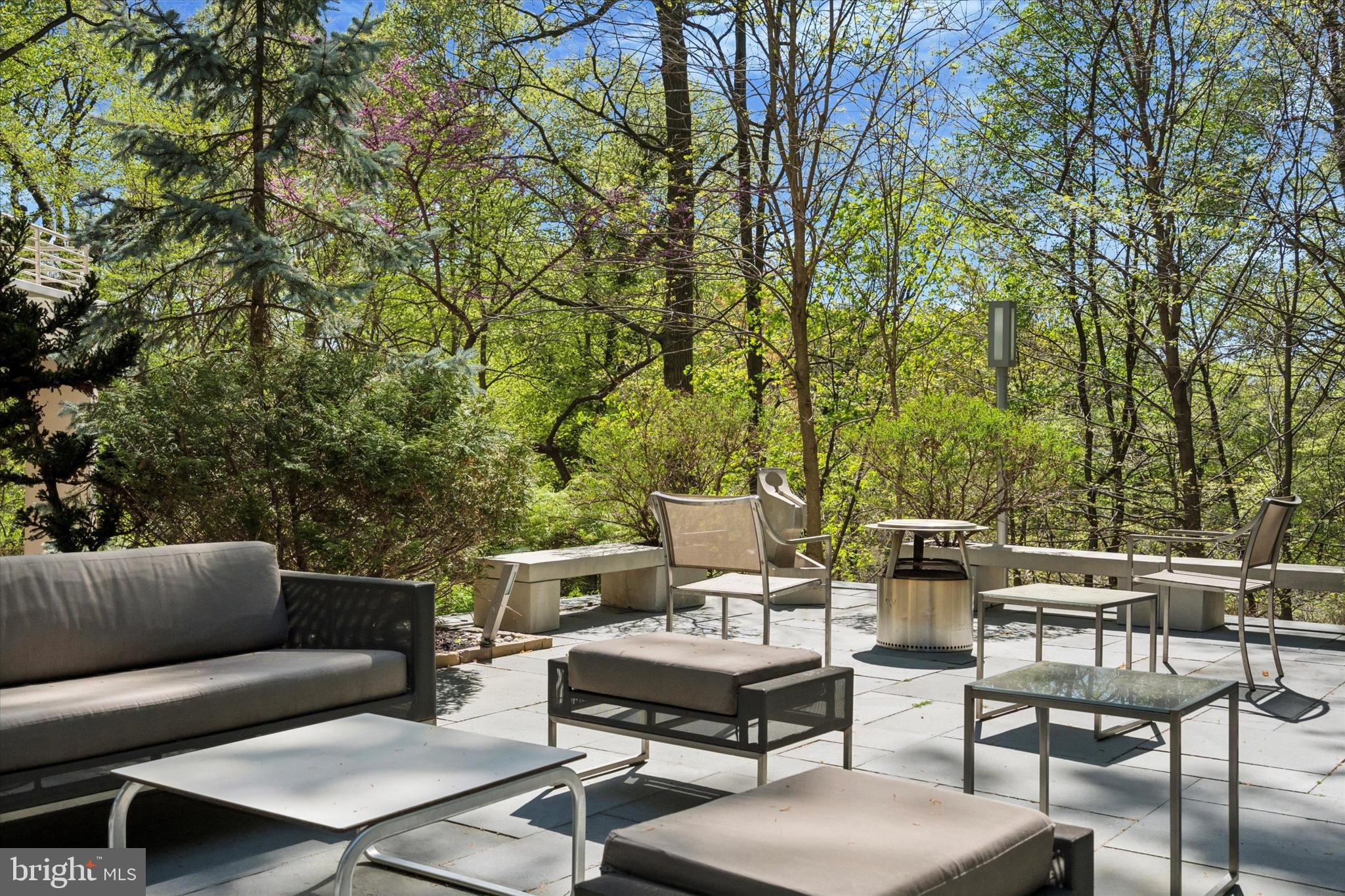 EAST FALLS - Residential